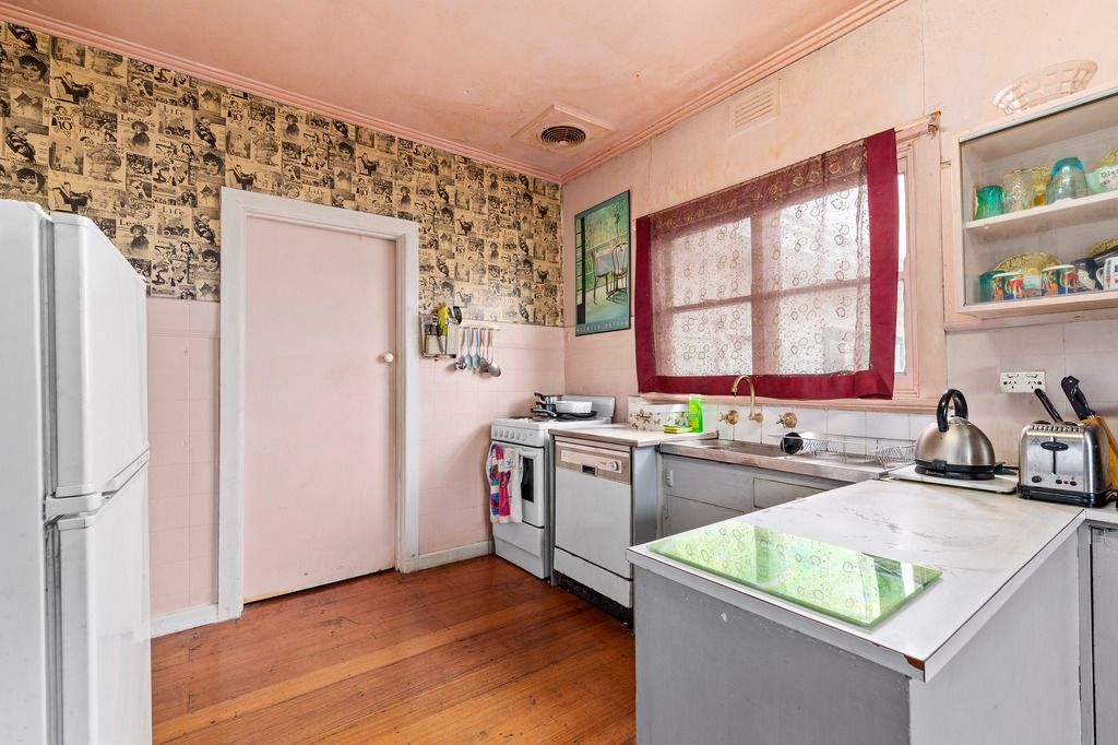 8 Mack Street, Reservoir, VIC 3073