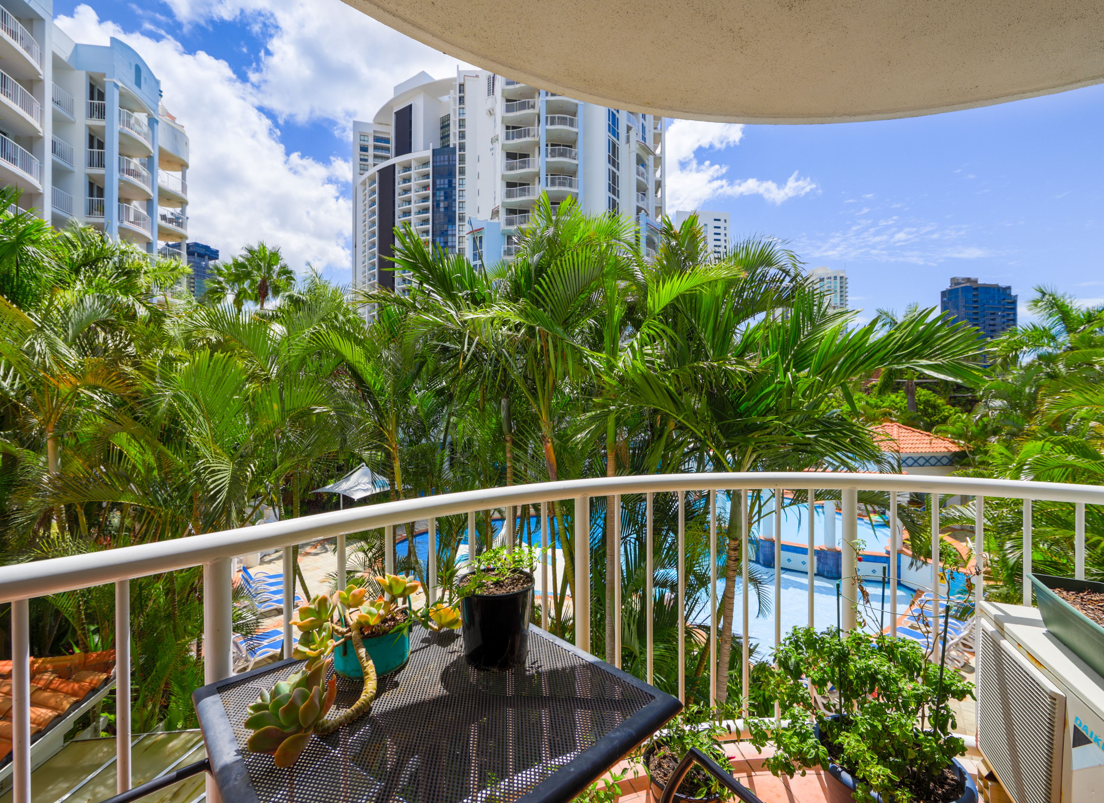 1021/2633 Gold Coast Highway, Broadbeach, QLD 4218