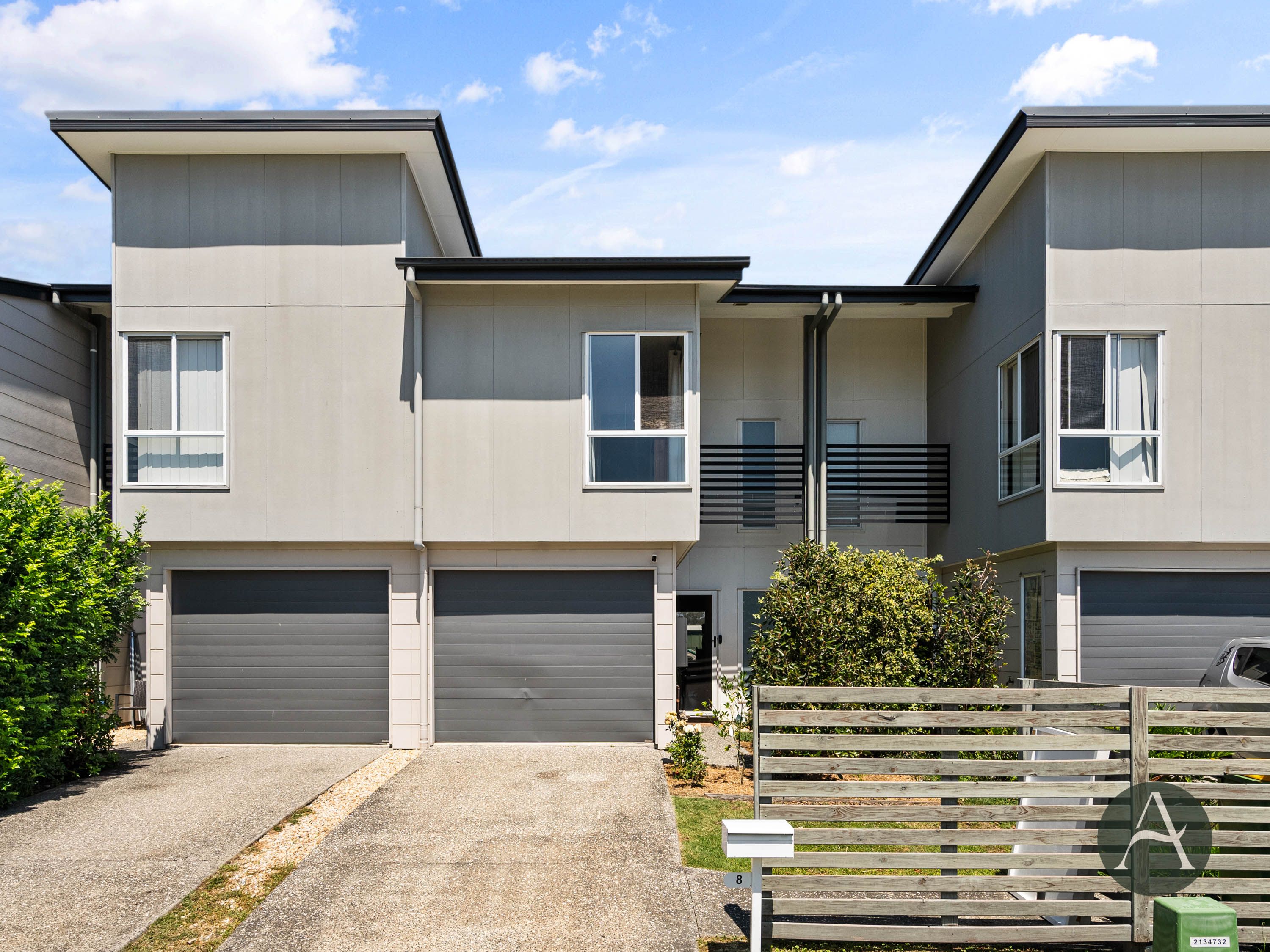 8 Larcom Crescent, Redbank Plains, QLD 4301