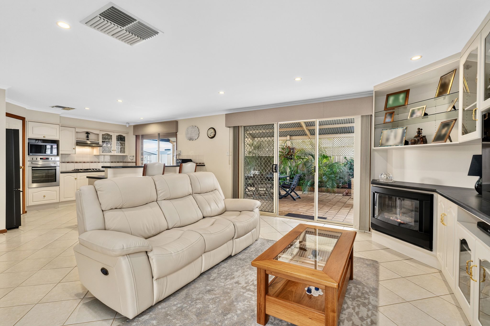 35 Rossiter Drive — photo 8 of 12