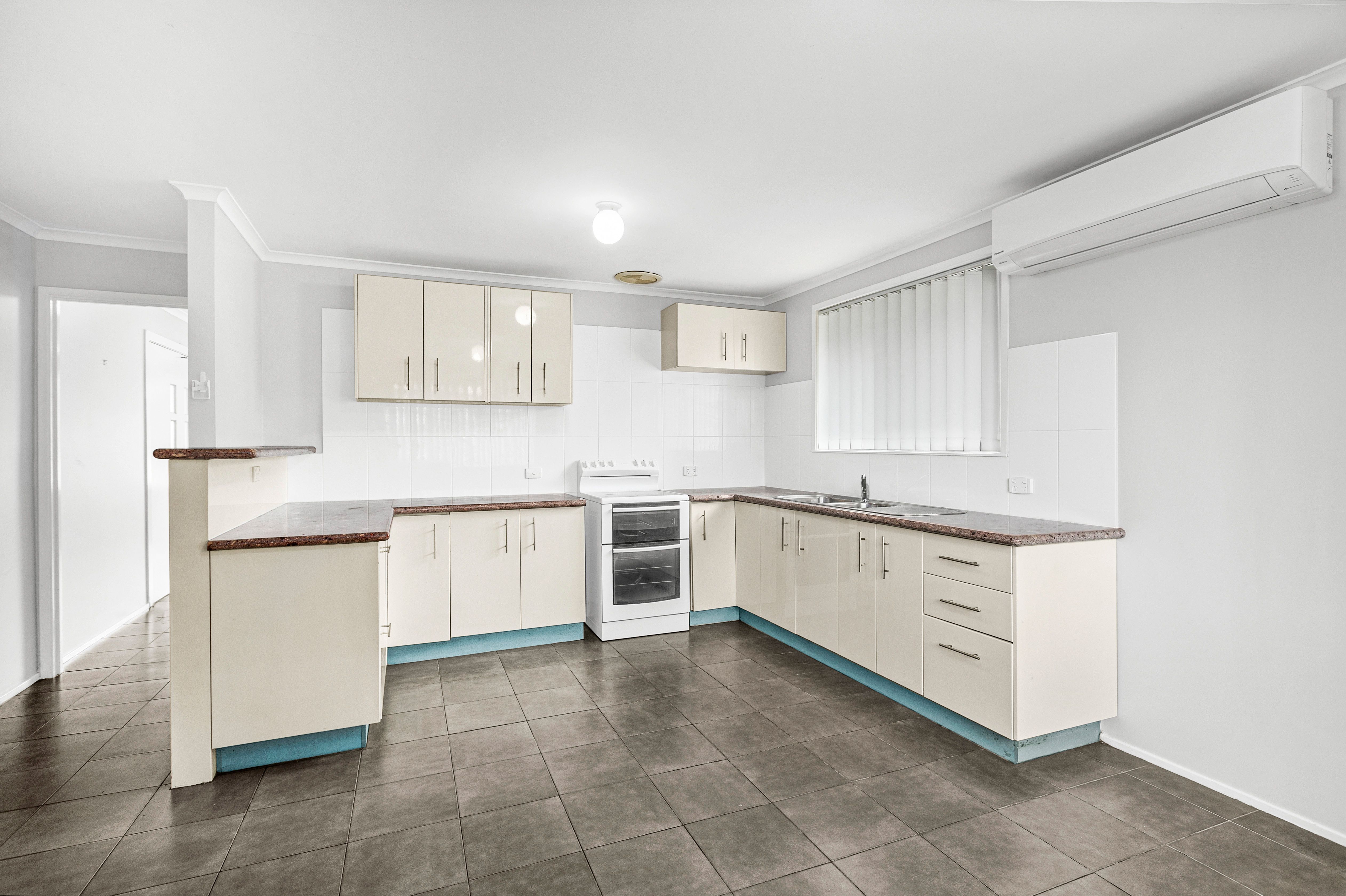 3 Lake Entrance Road, Warilla, NSW 2528