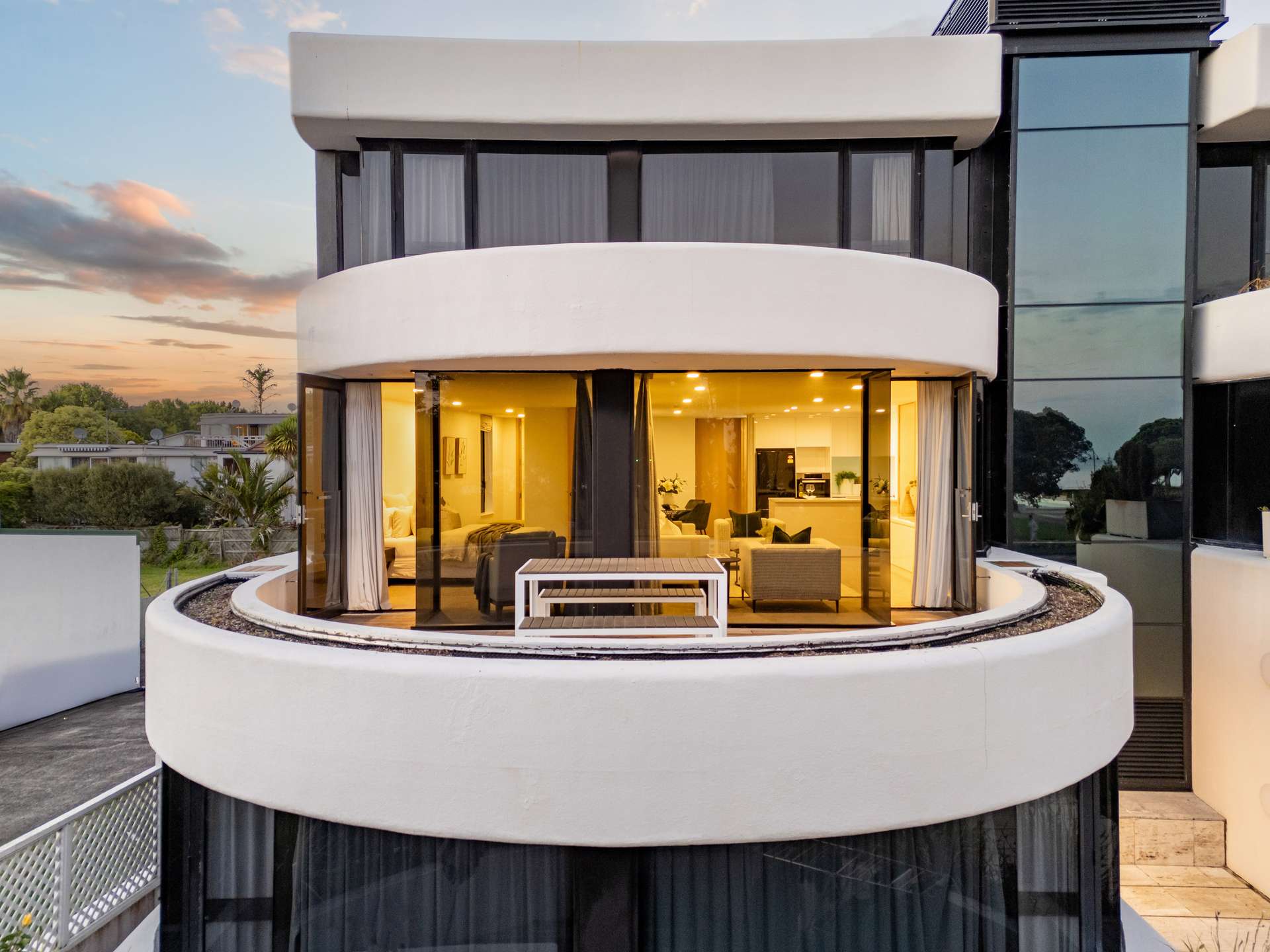 3/47 Tamaki Drive photo 2