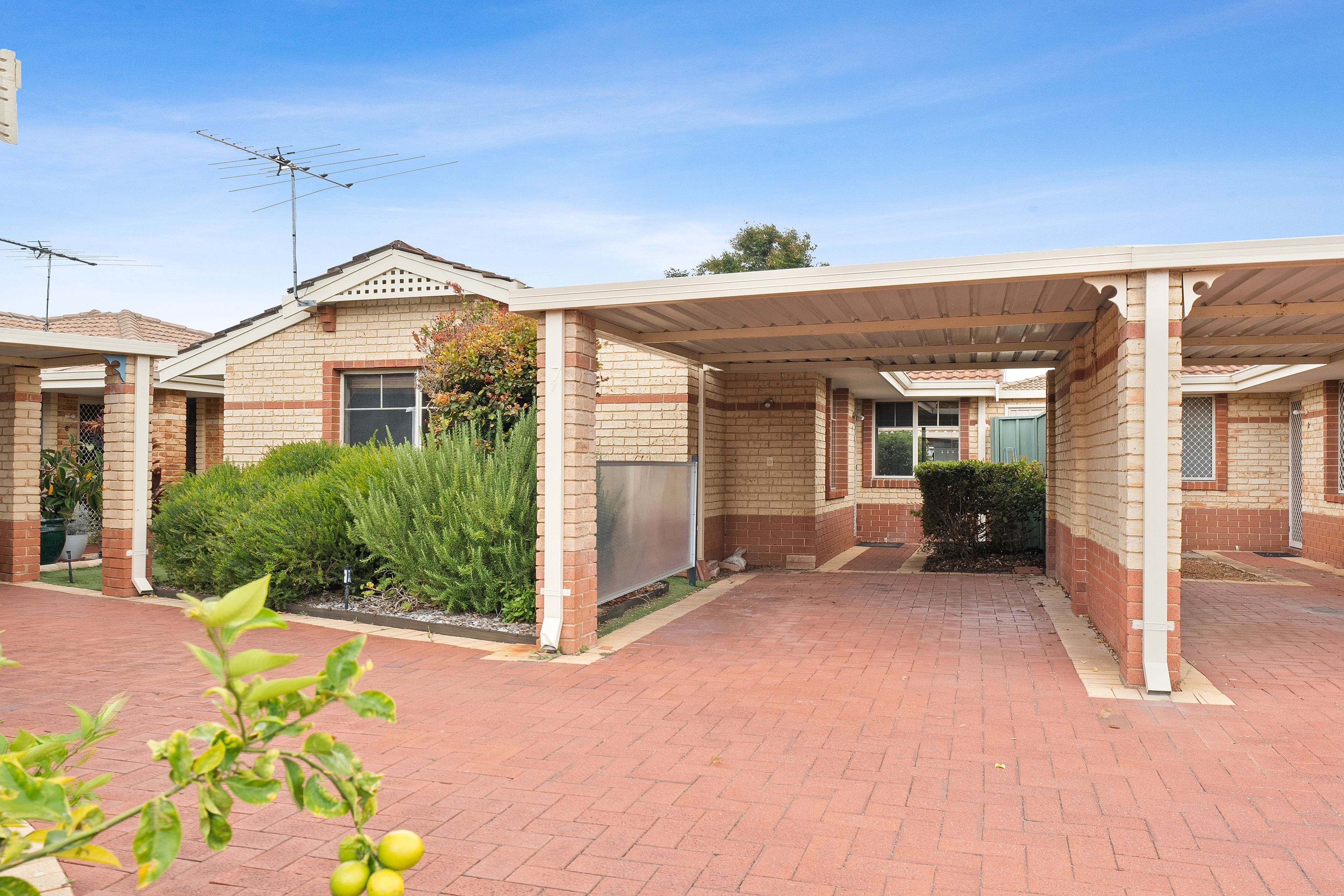 6 Dowling Street, Rockingham WA 6168