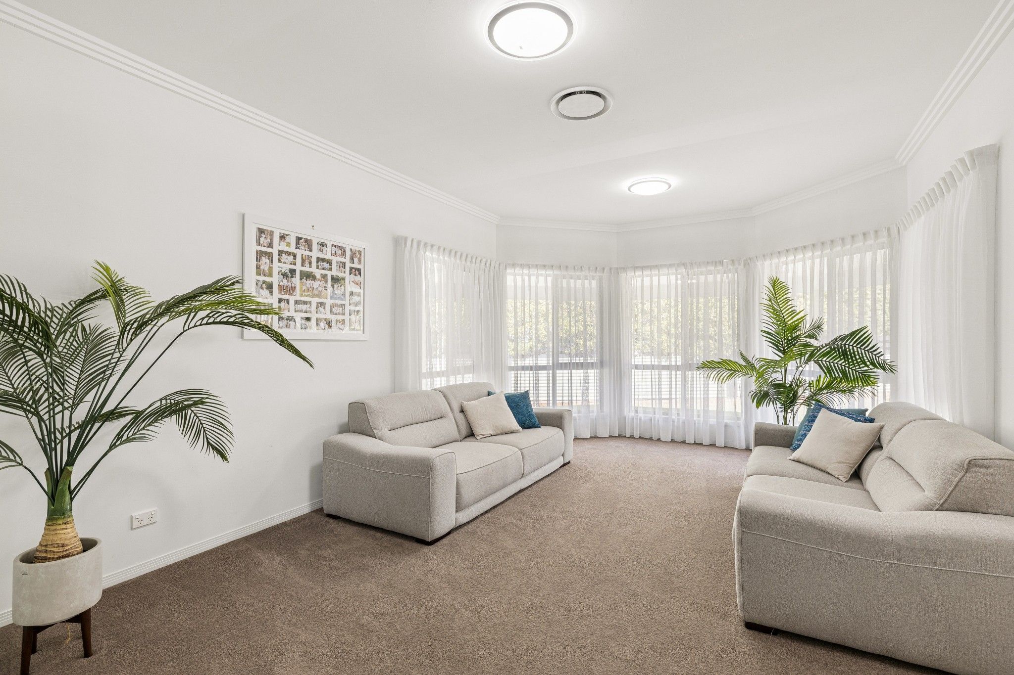 1/33 Rivertree Avenue — photo 4 of 29