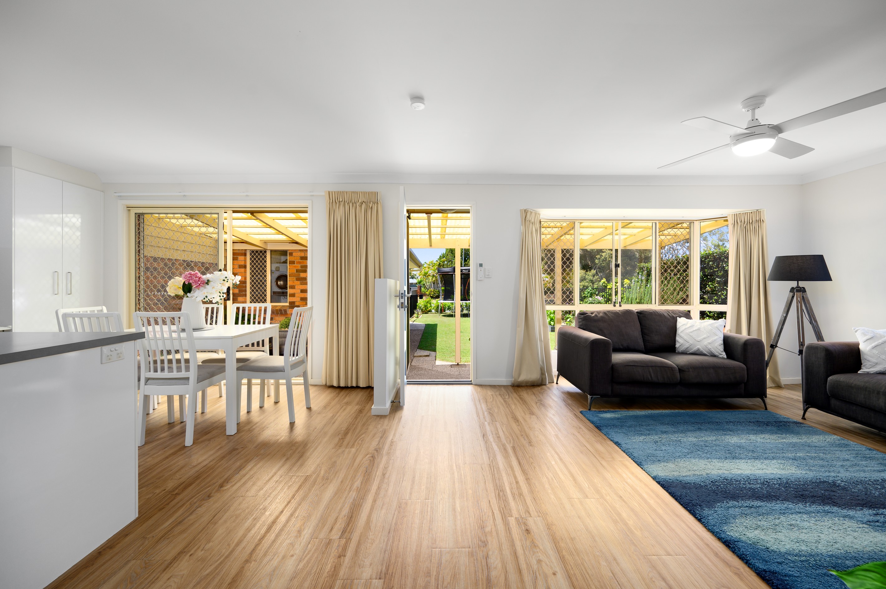 2/11 Woodgate Place, Paradise Point, QLD 4216