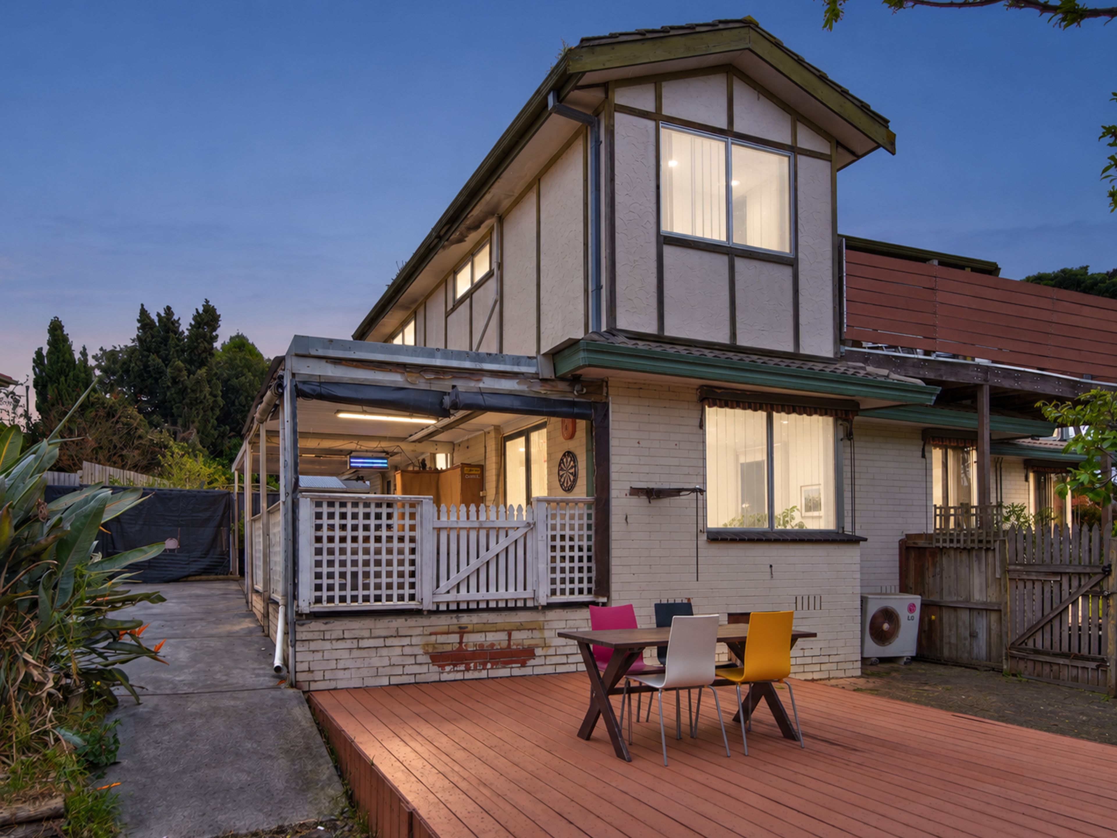 28 Alma Crescent — photo 21 of 24
