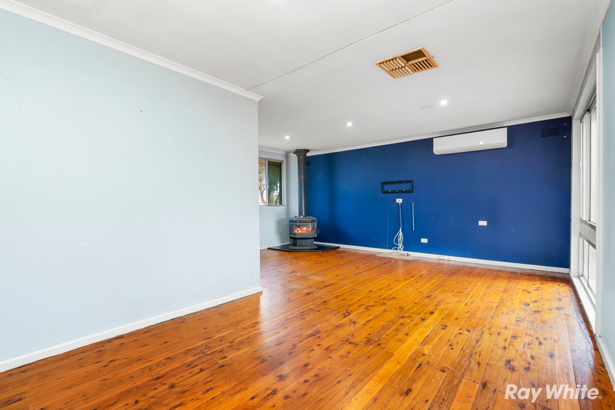 48 Elizabeth Avenue — photo 4 of 16