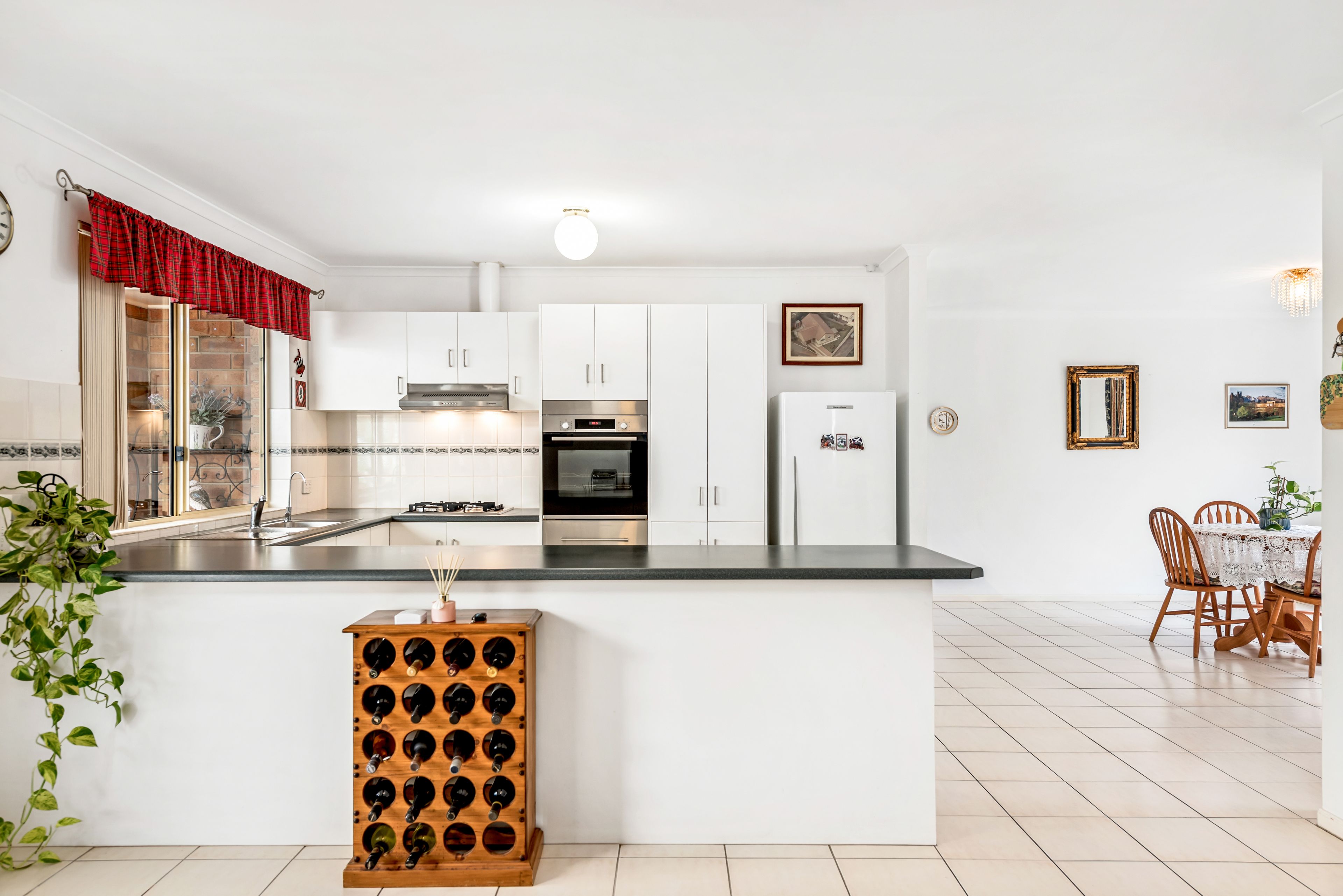 54 Riddoch Crescent — photo 10 of 24
