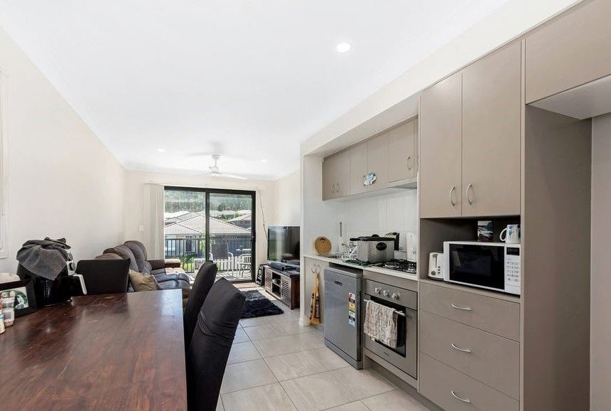 2/18 Westray Crescent, Redbank Plains, QLD 4301
