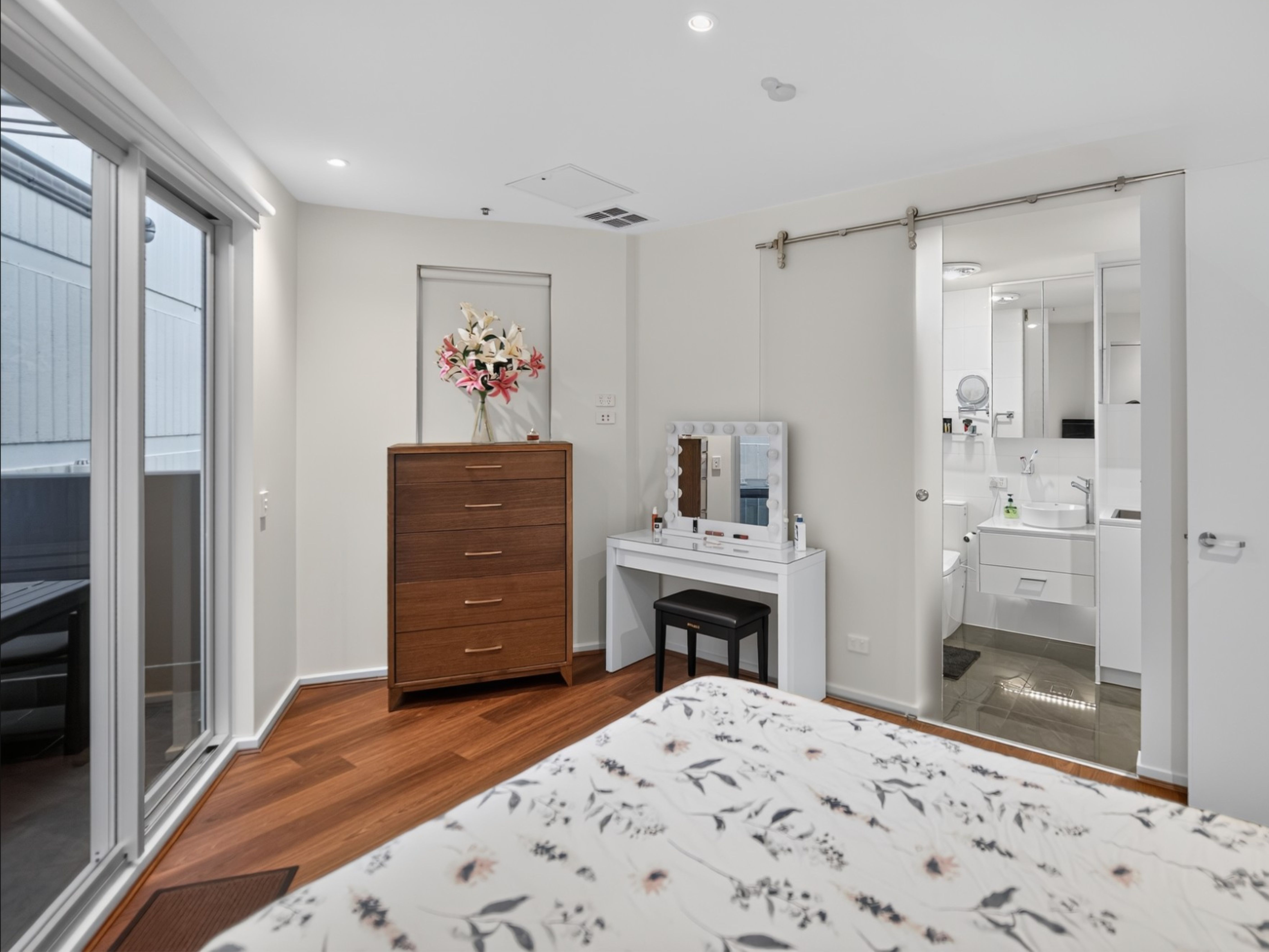 232/33 Warwick Street — photo 5 of 23