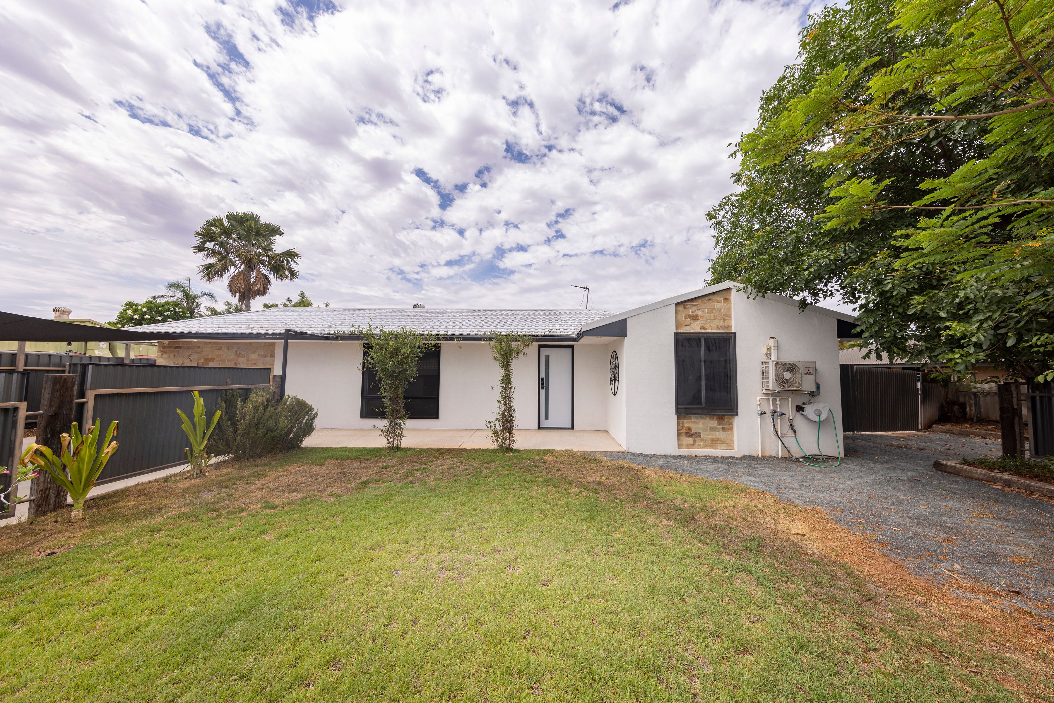 4 Atkinson Way, Millars Well, WA 6714
