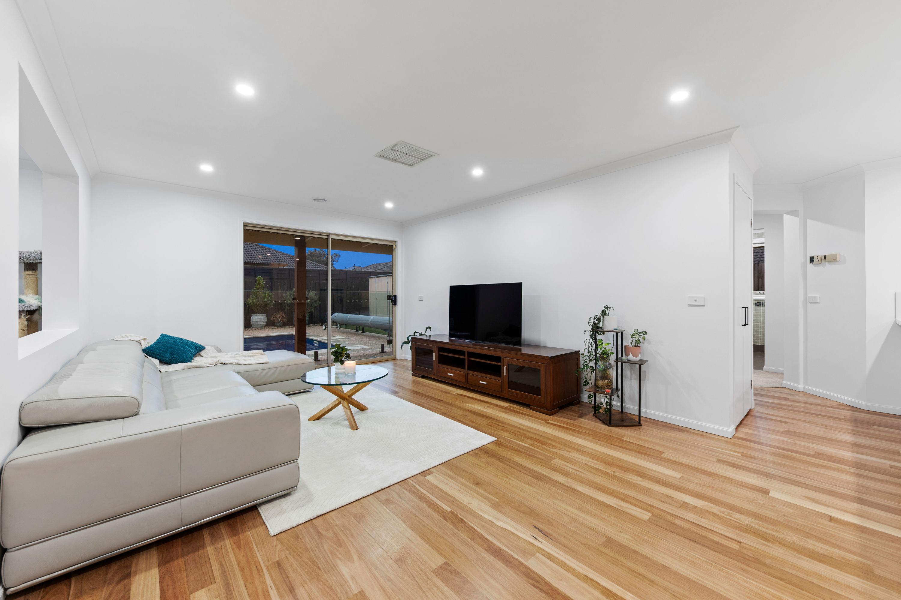 198 Paterson Drive — photo 11 of 30