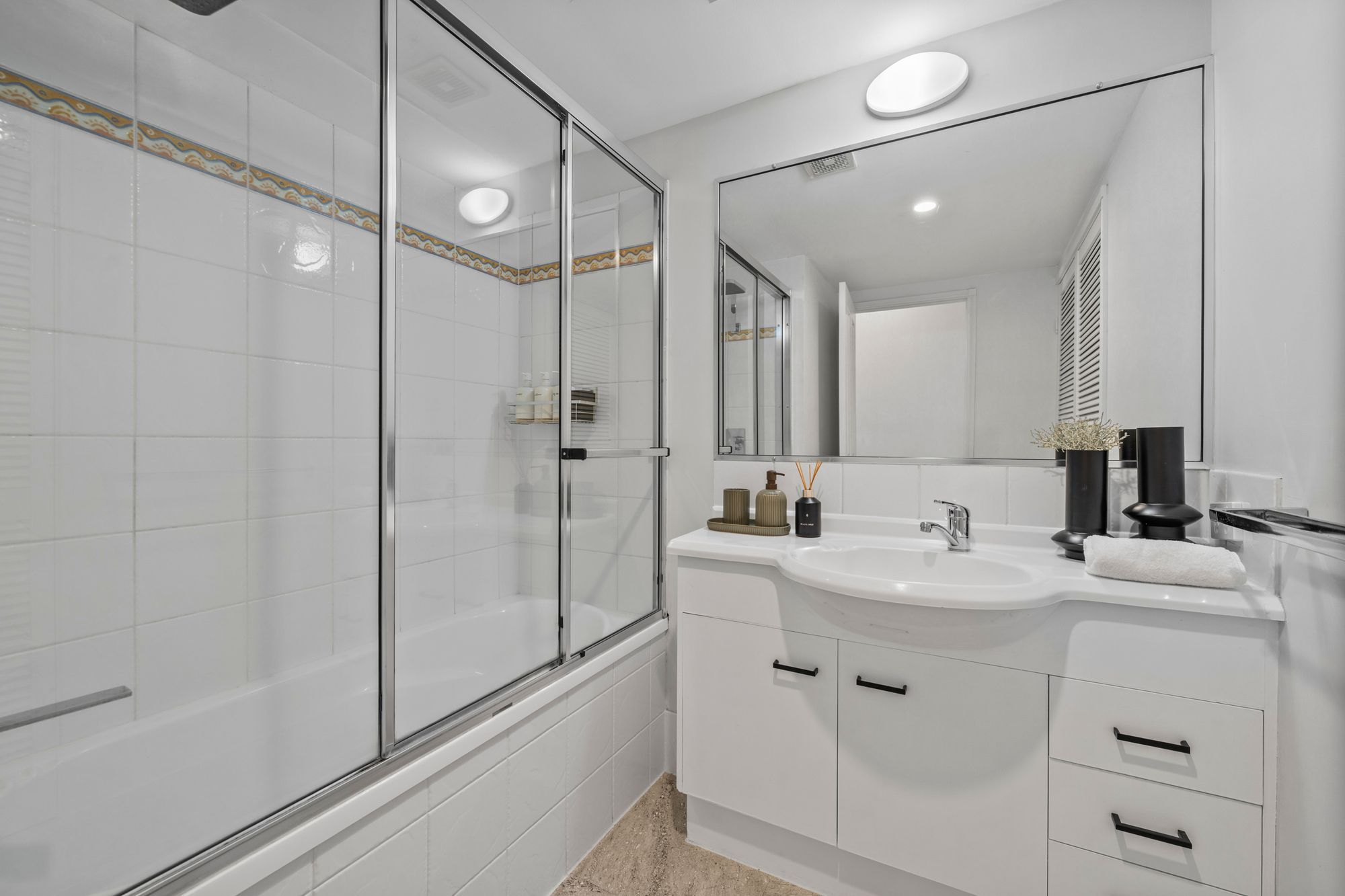 345/2360 Gold Coast Highway — photo 11 of 21