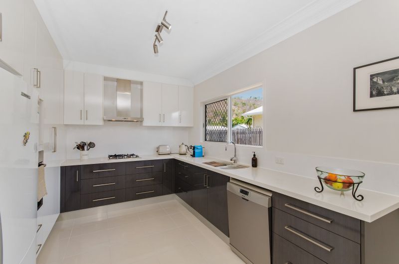 9 St Ives Street, Mount Louisa, QLD 4814