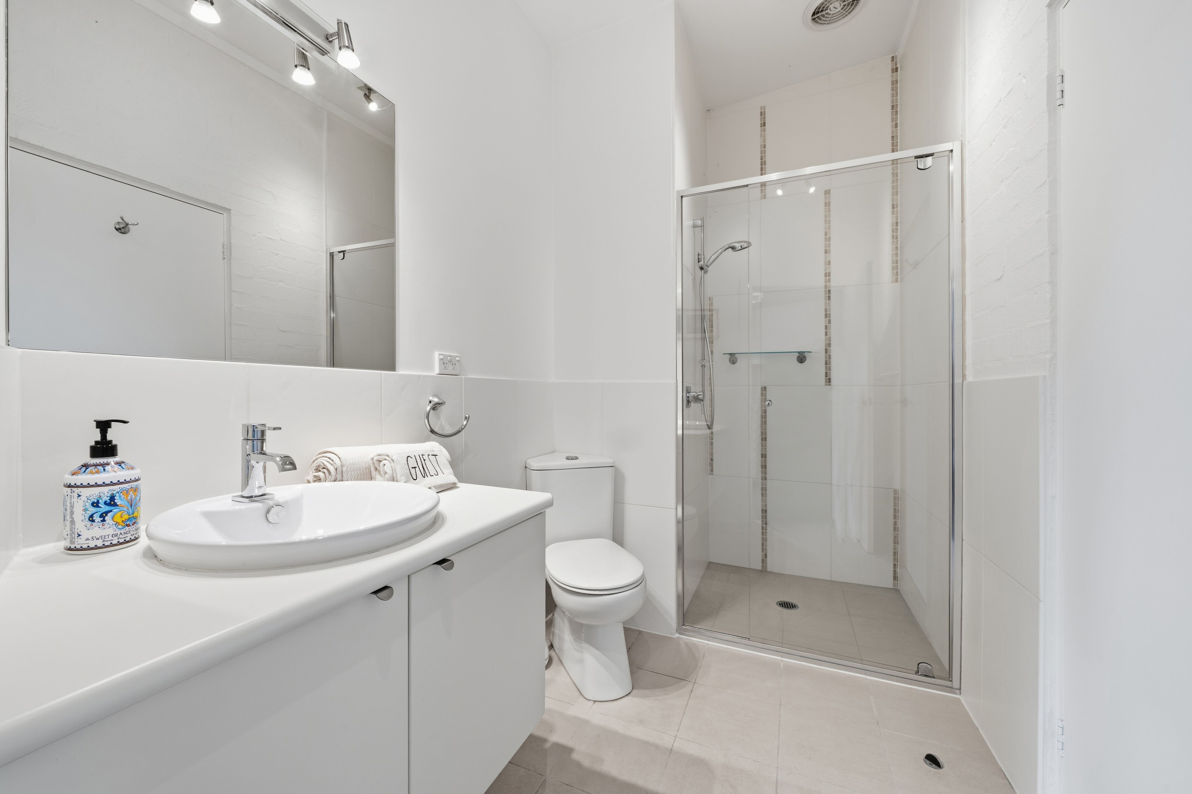 4924 Gundaroo Road — photo 13 of 30