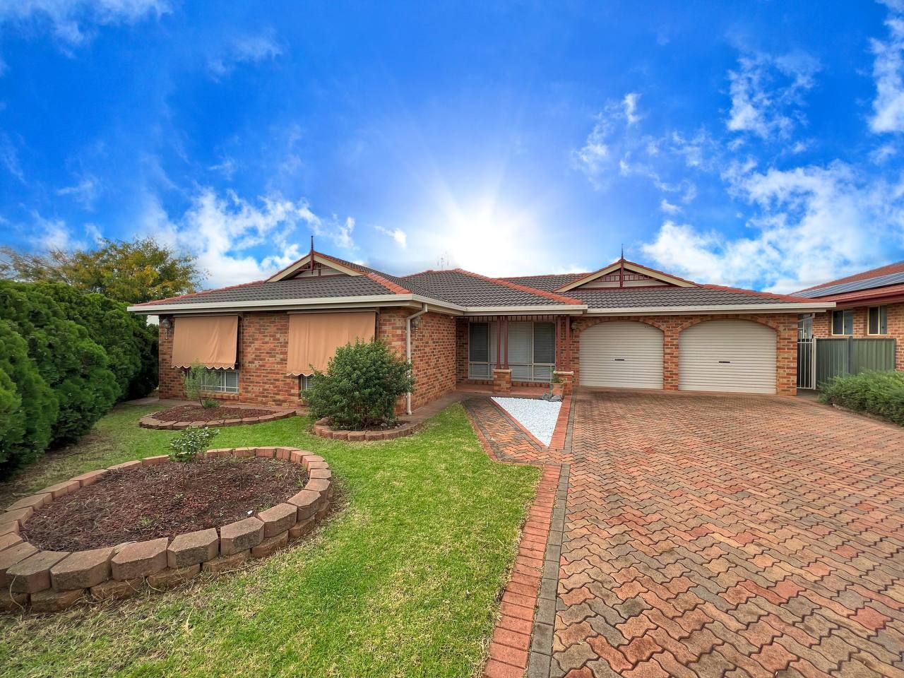 14 Christina Close, Parkes NSW 2870