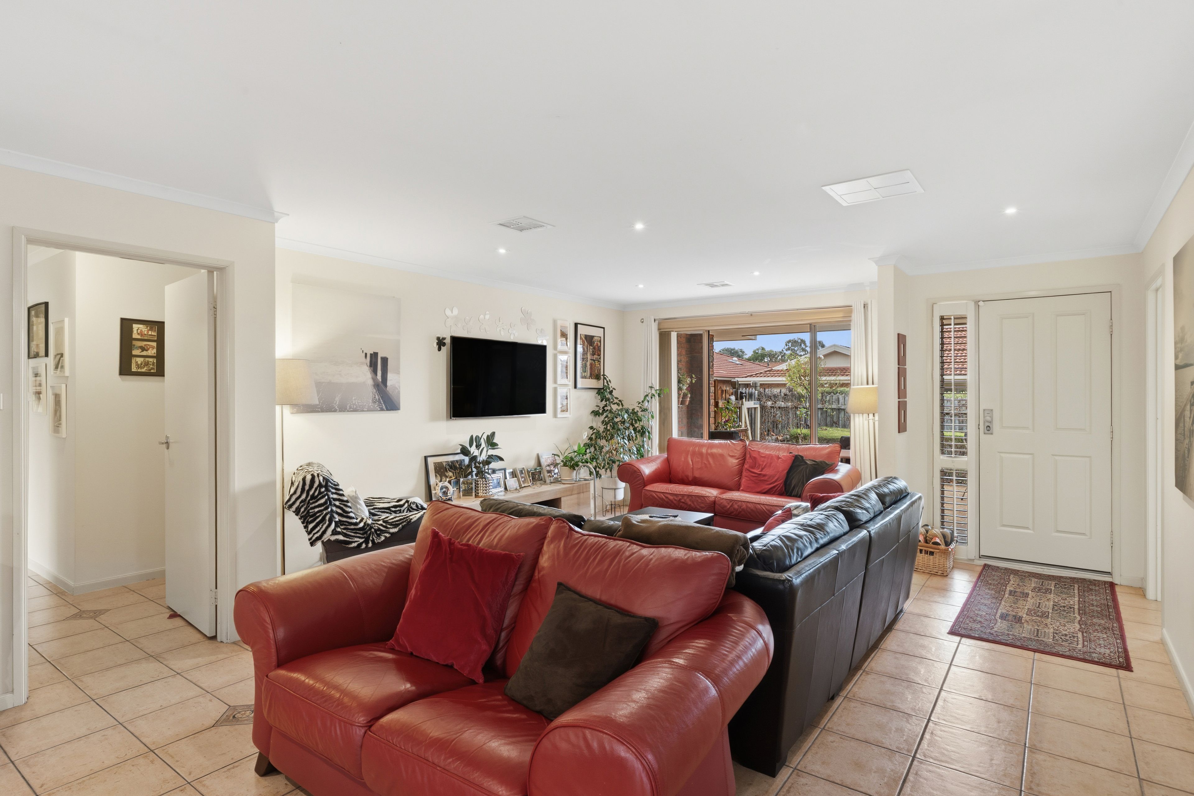 31/92 Casey Crescent — photo 5 of 26