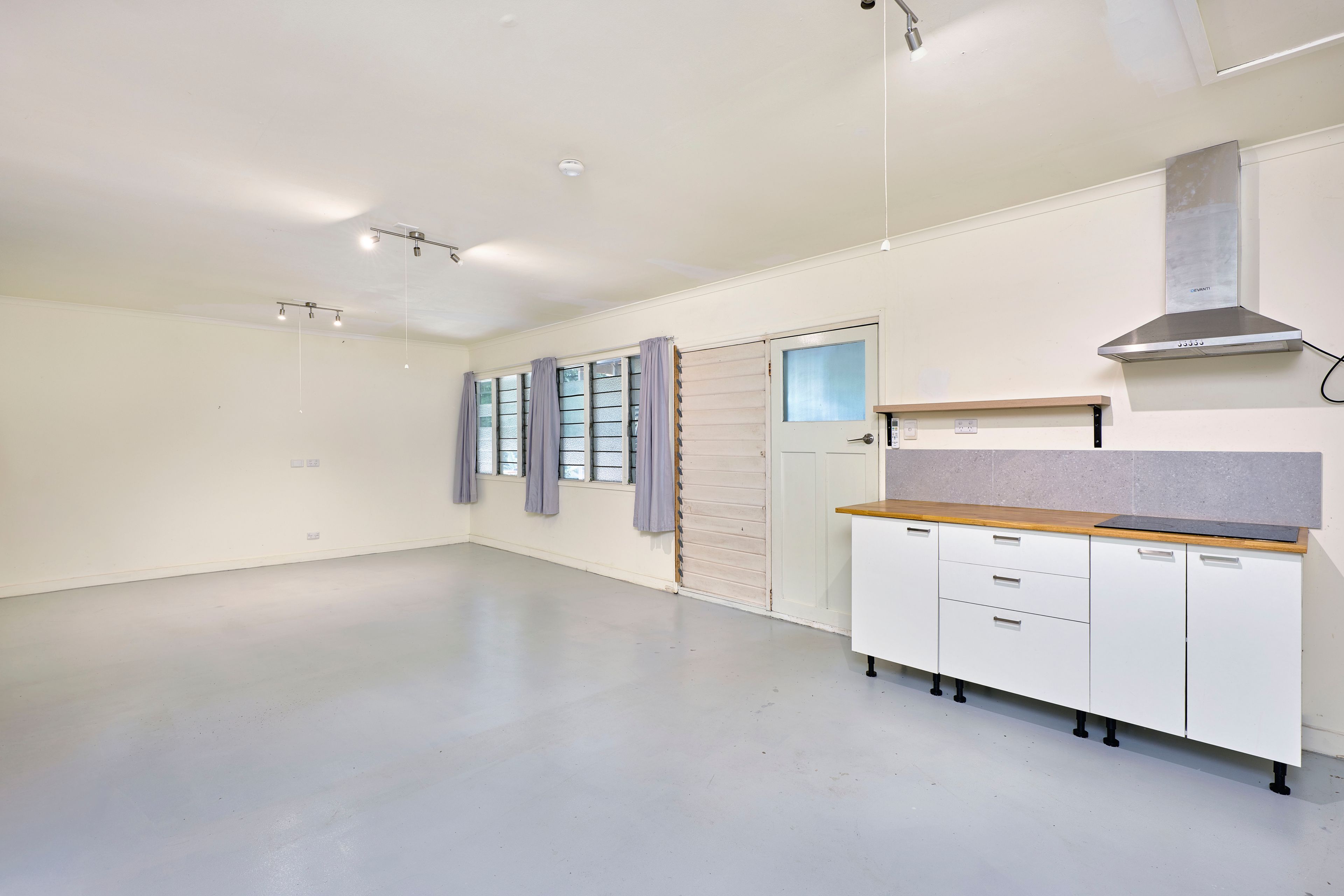 18 Morton Street — photo 11 of 14