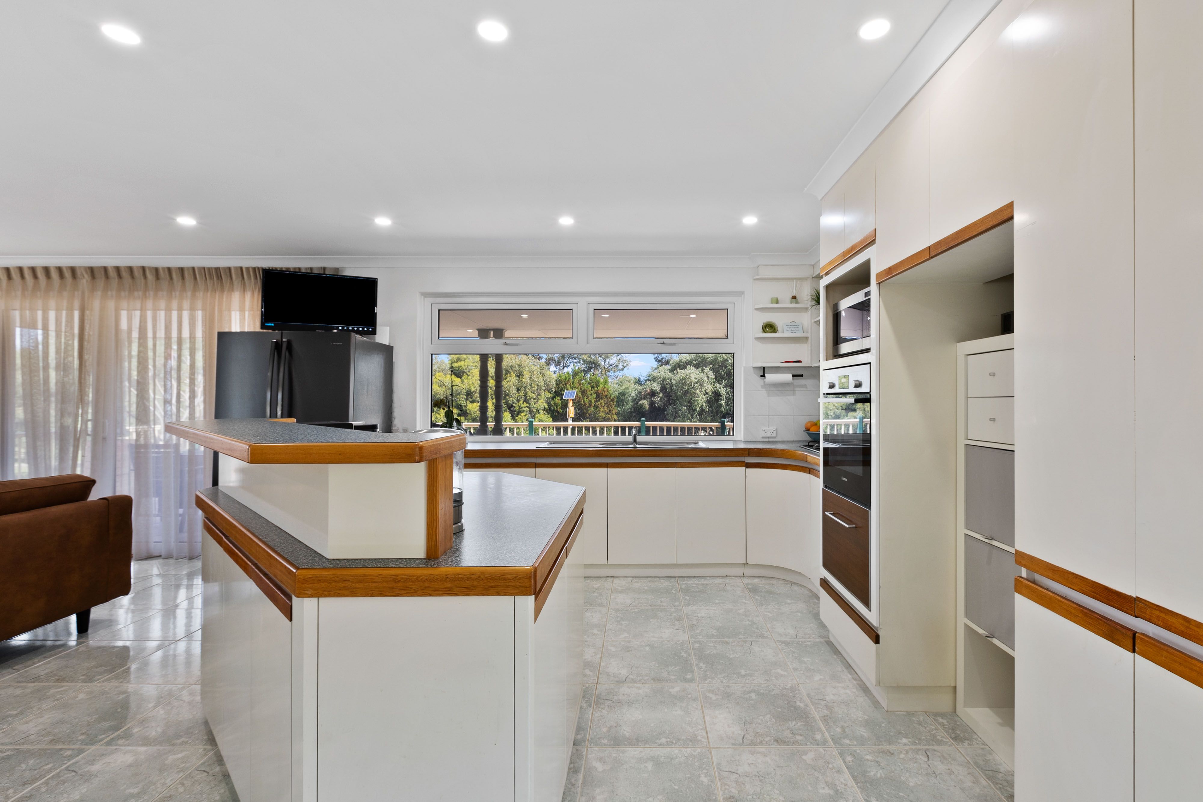 1/63 North Beach Road — photo 3 of 17