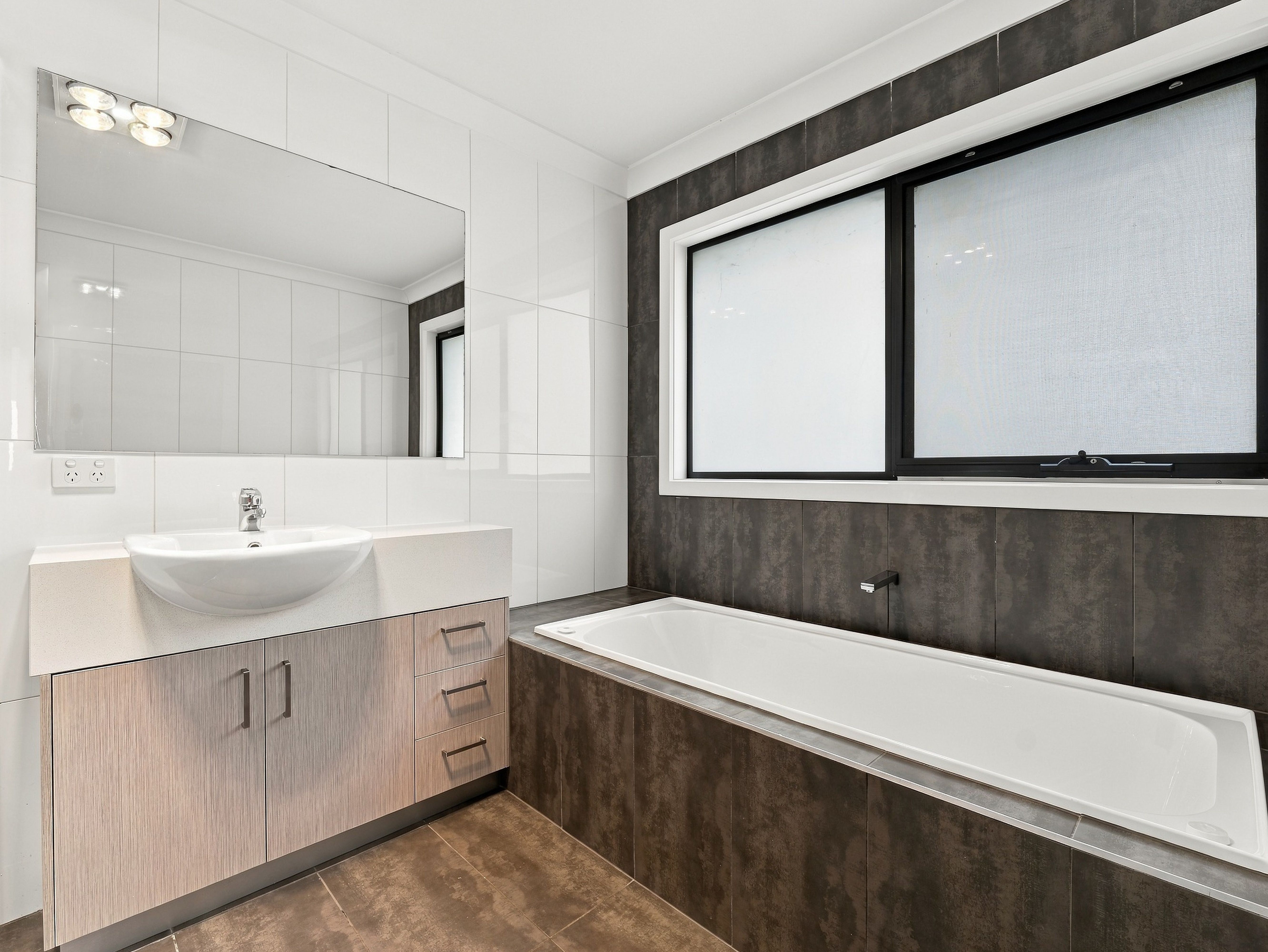 3/9 Watergum Court — photo 16 of 20