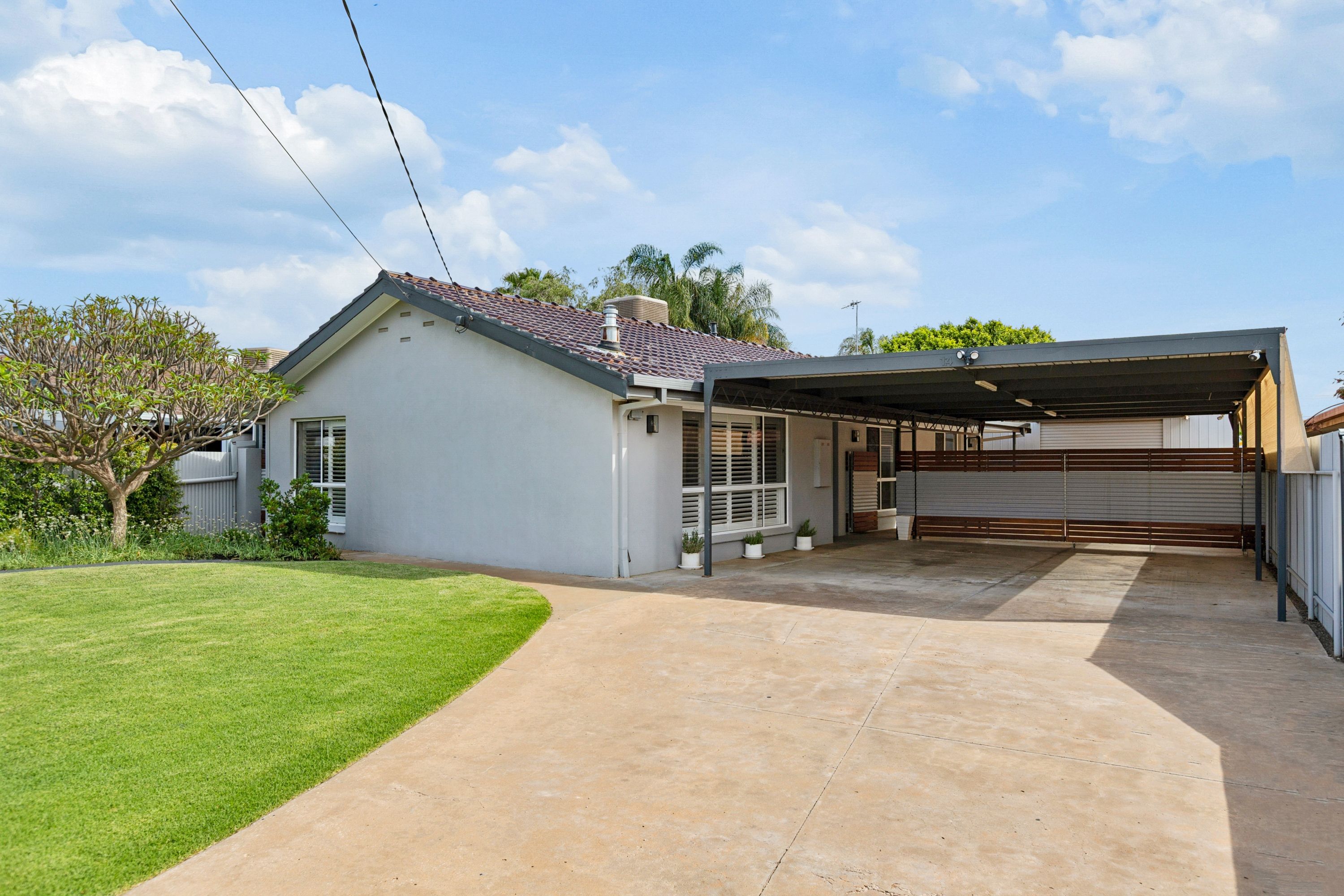 14 Mclaren Court — photo 6 of 17