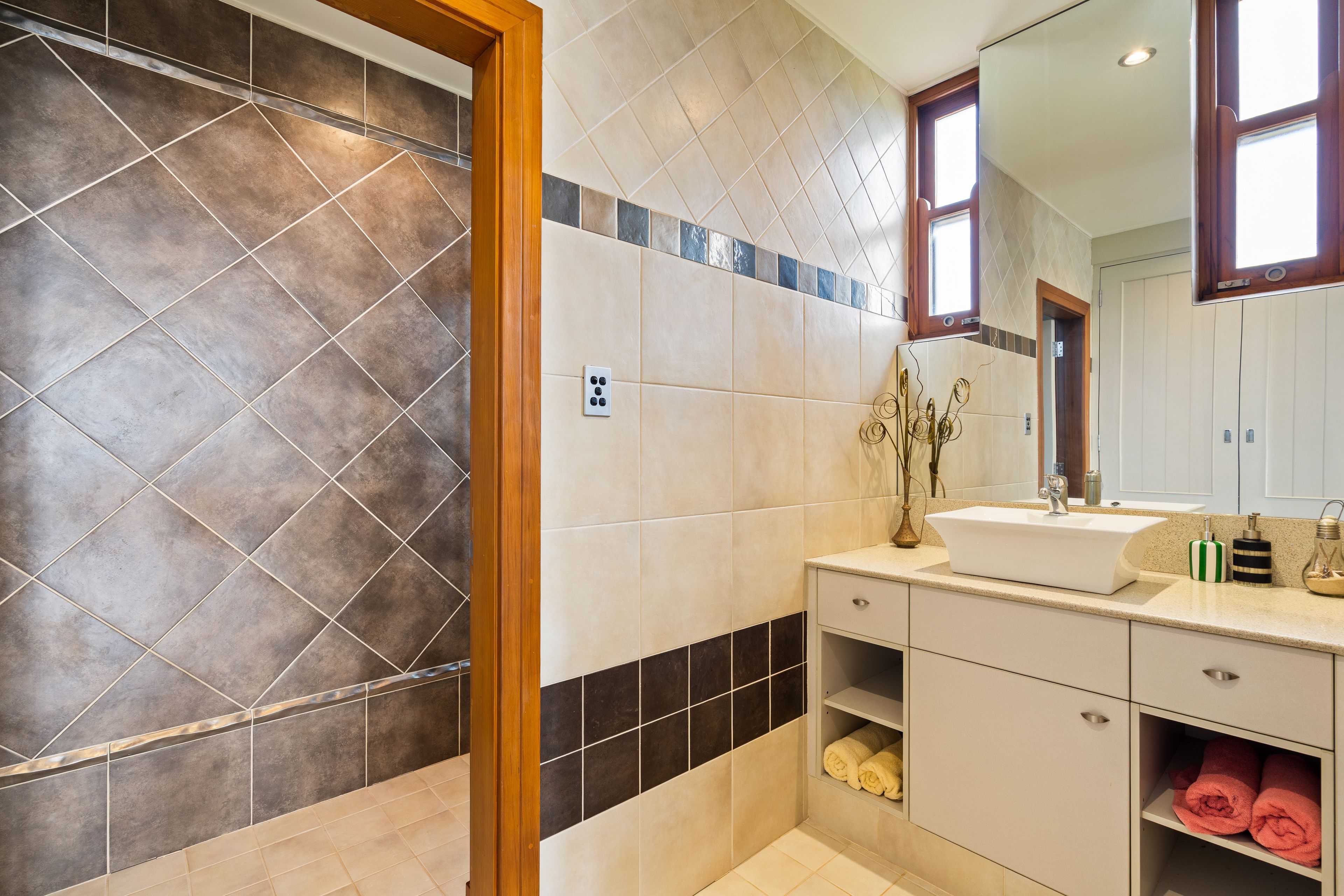32 Cliff Road — photo 12 of 16