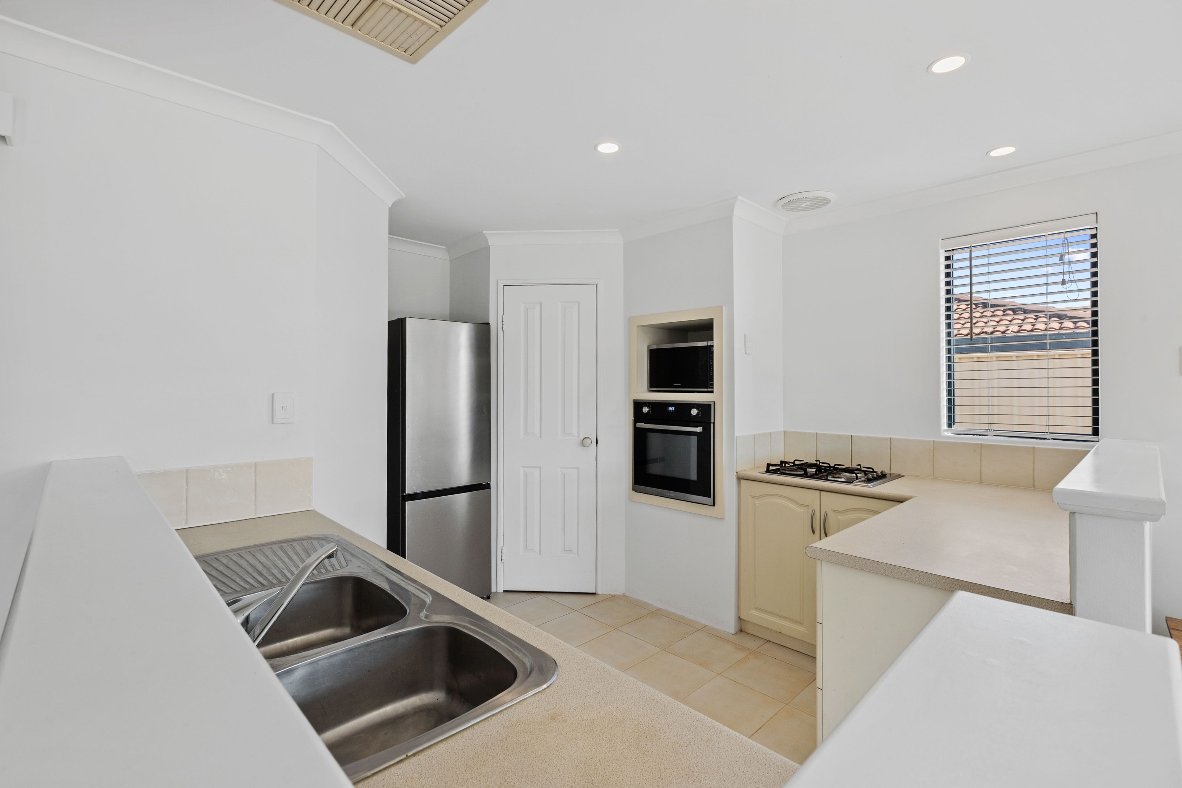 28A Russell Road — photo 8 of 25