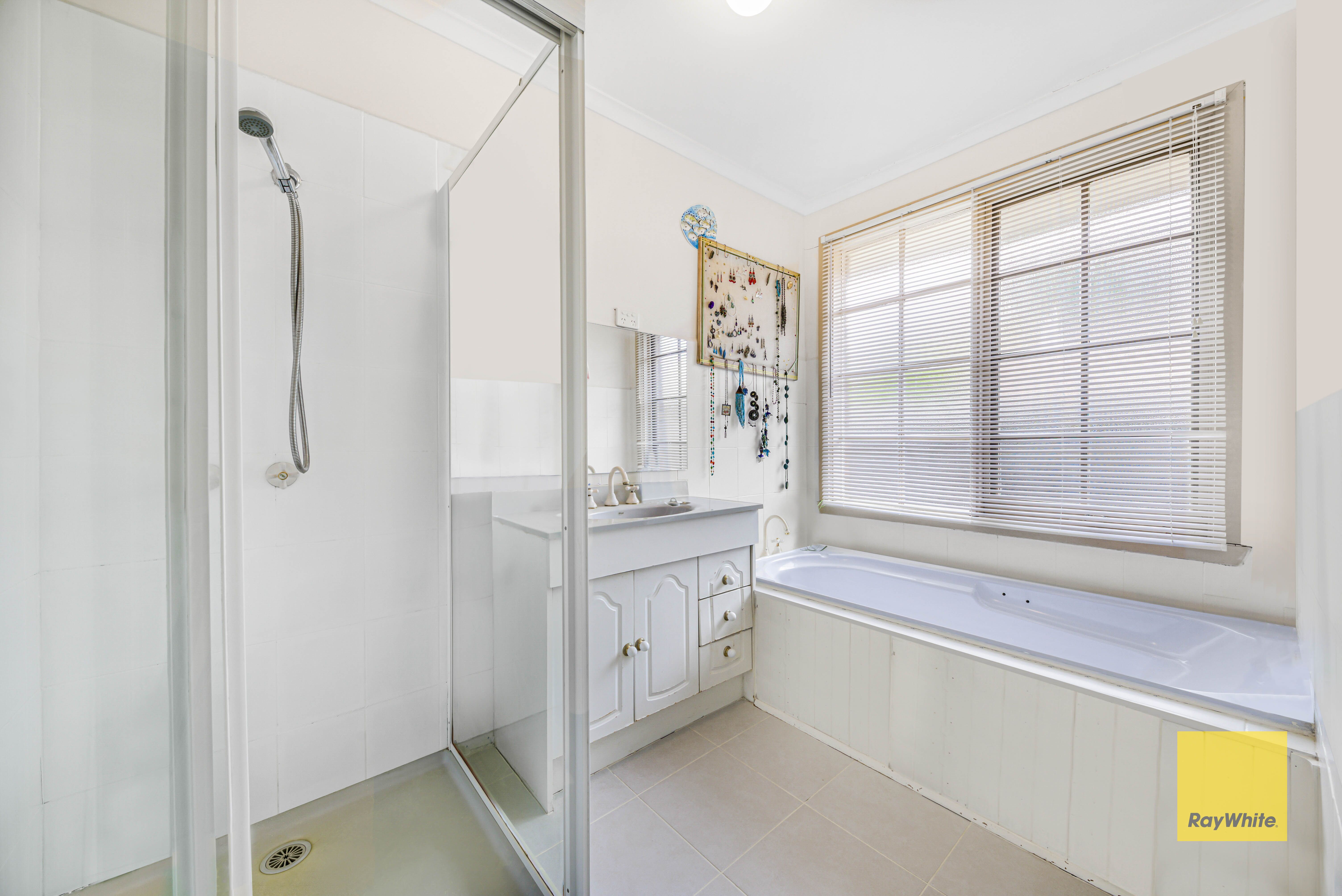 8 Adele Court — photo 14 of 23