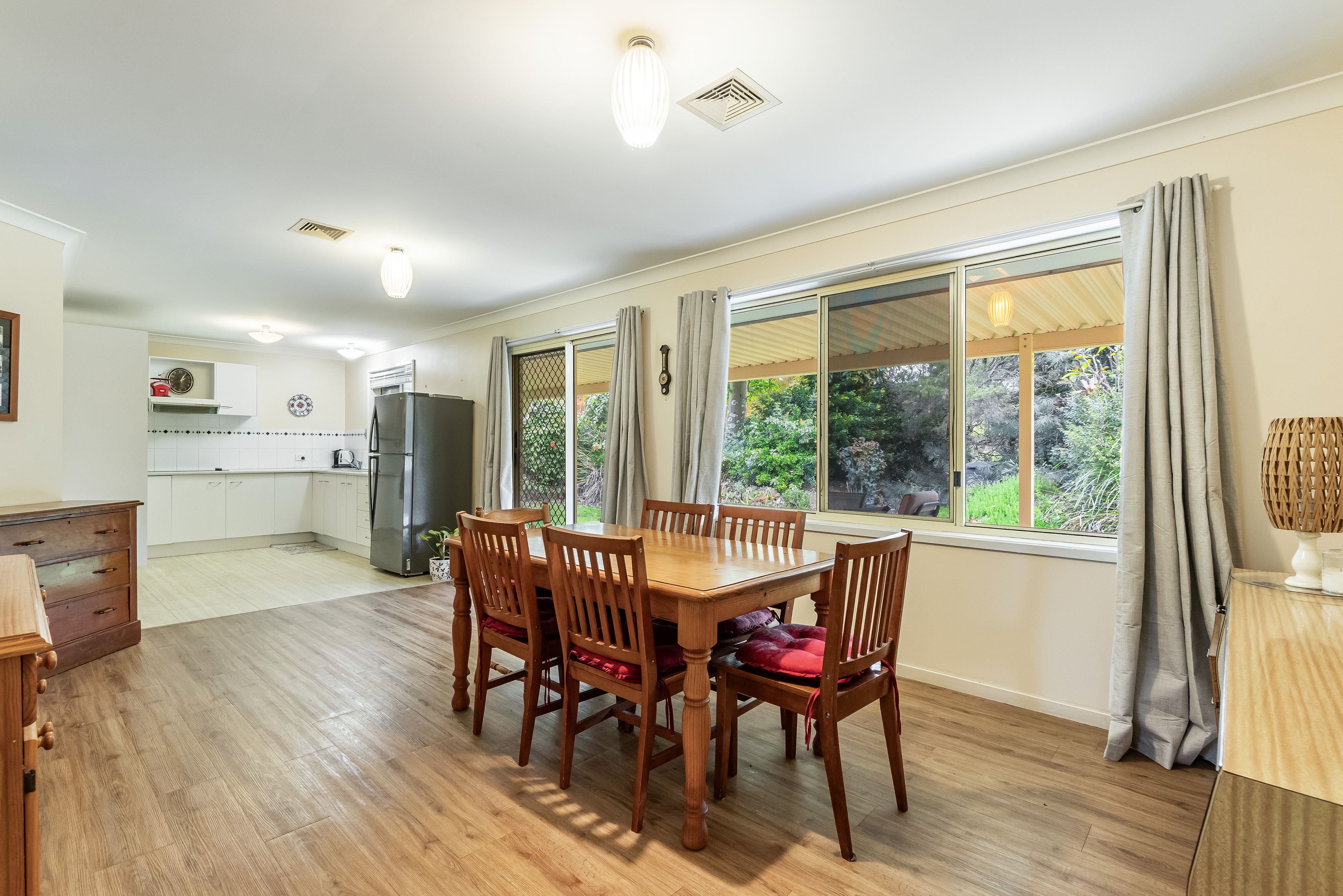 19 Pratts Road — photo 8 of 17