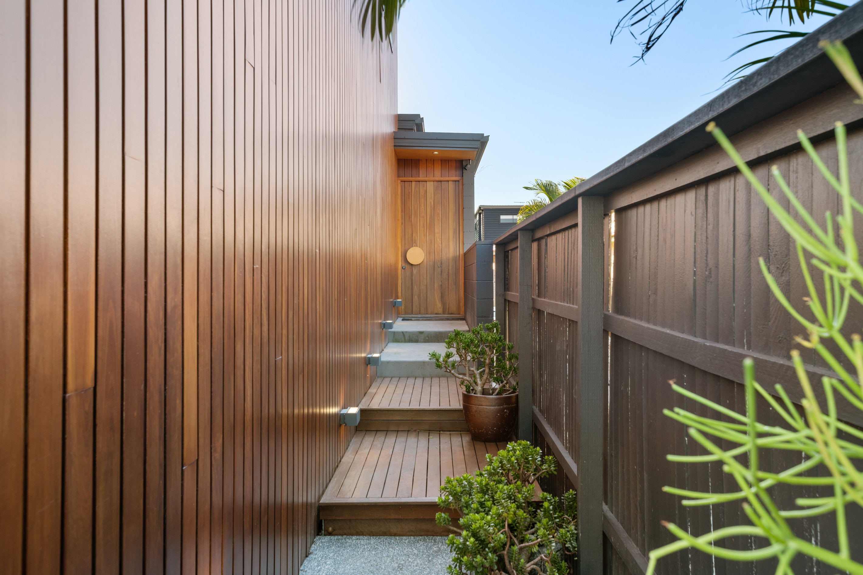 27 Katoomba Avenue, Hawthorne, QLD 4171