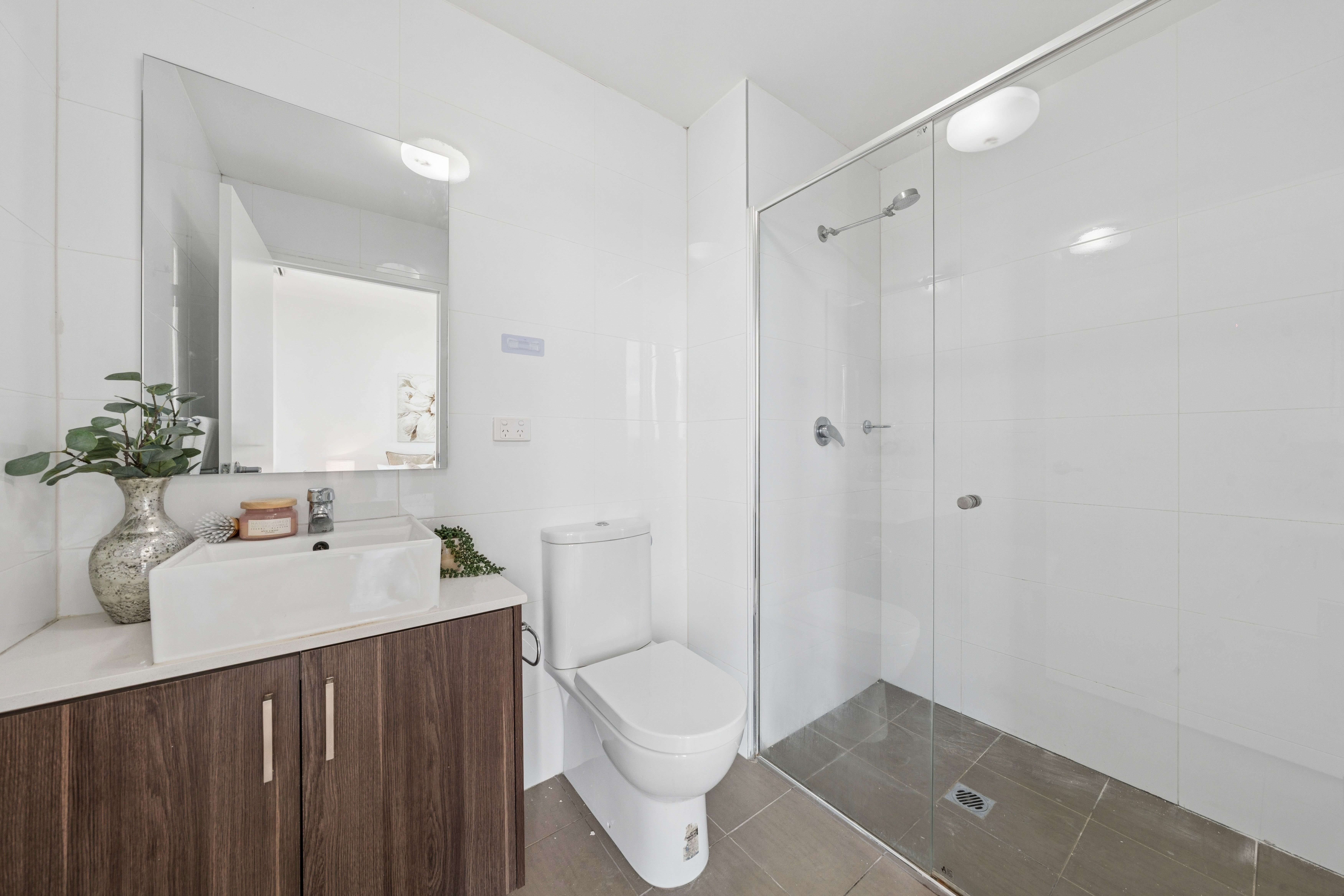 811/3 Weston Street — photo 10 of 13