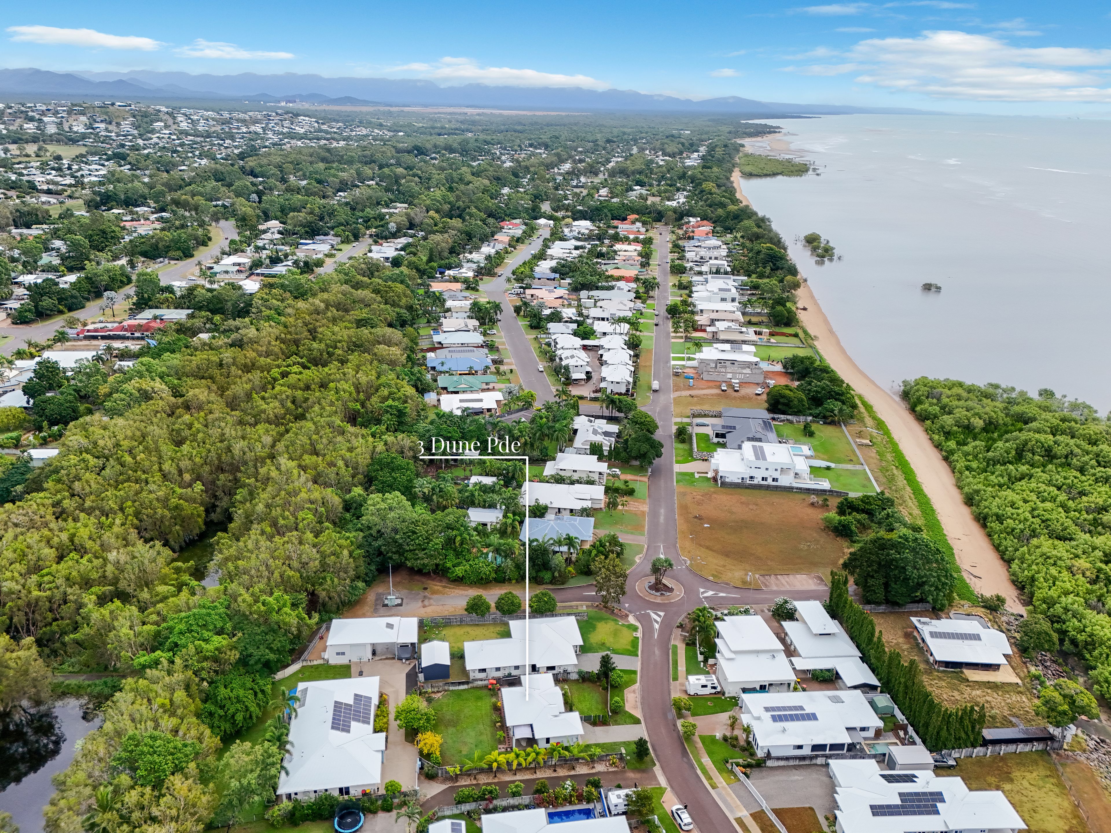 3 Dune Parade, Bushland Beach QLD 4818