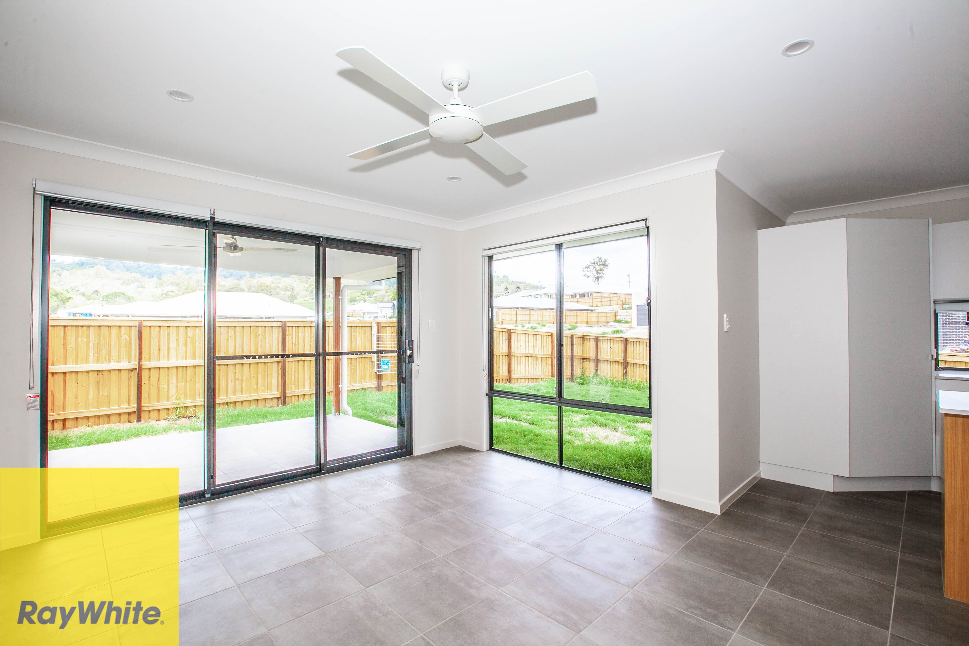 1/10 Herbst Drive, Bahrs Scrub, QLD 4207