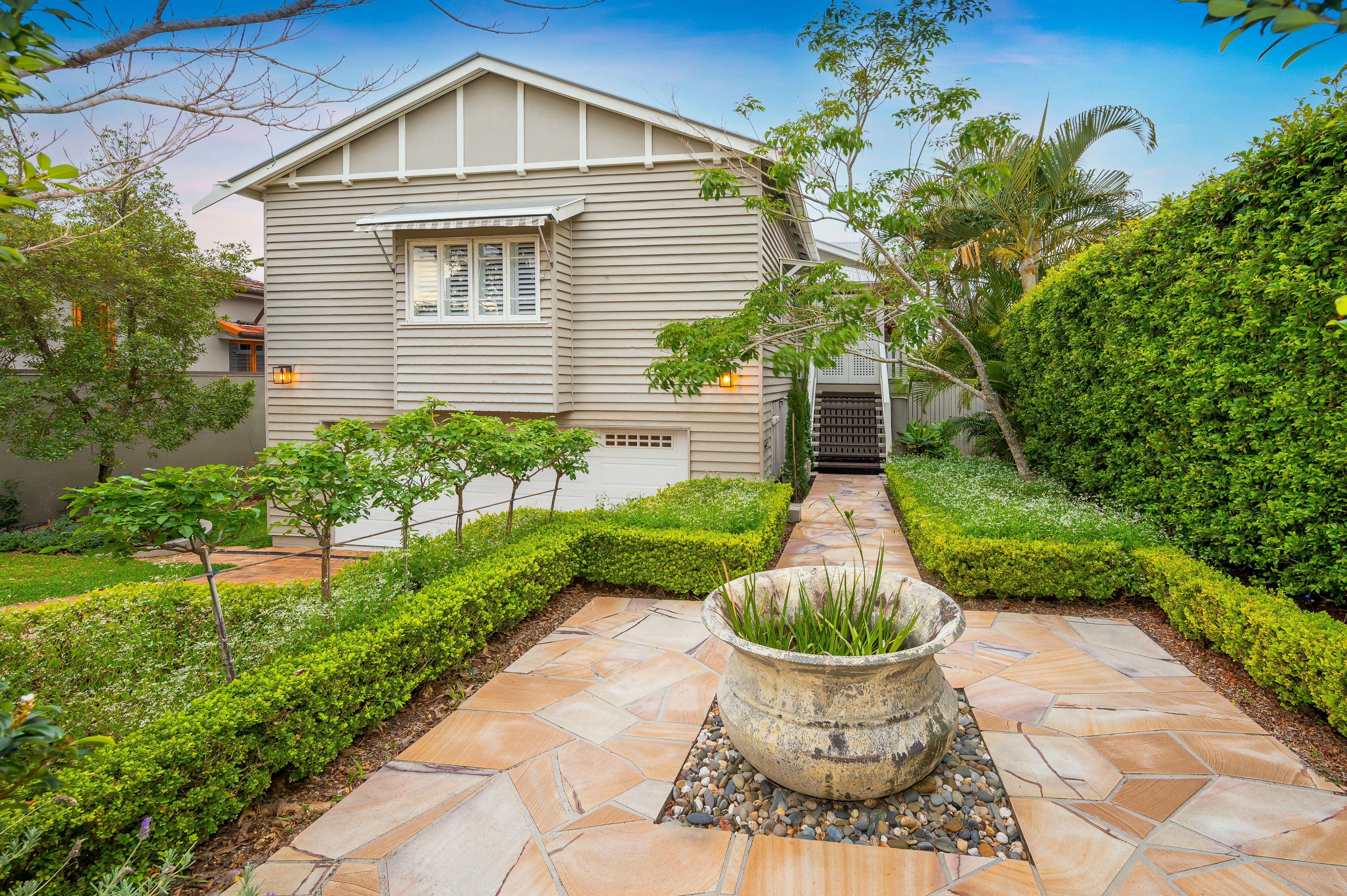 43 Hipwood Road, Hamilton QLD 4007