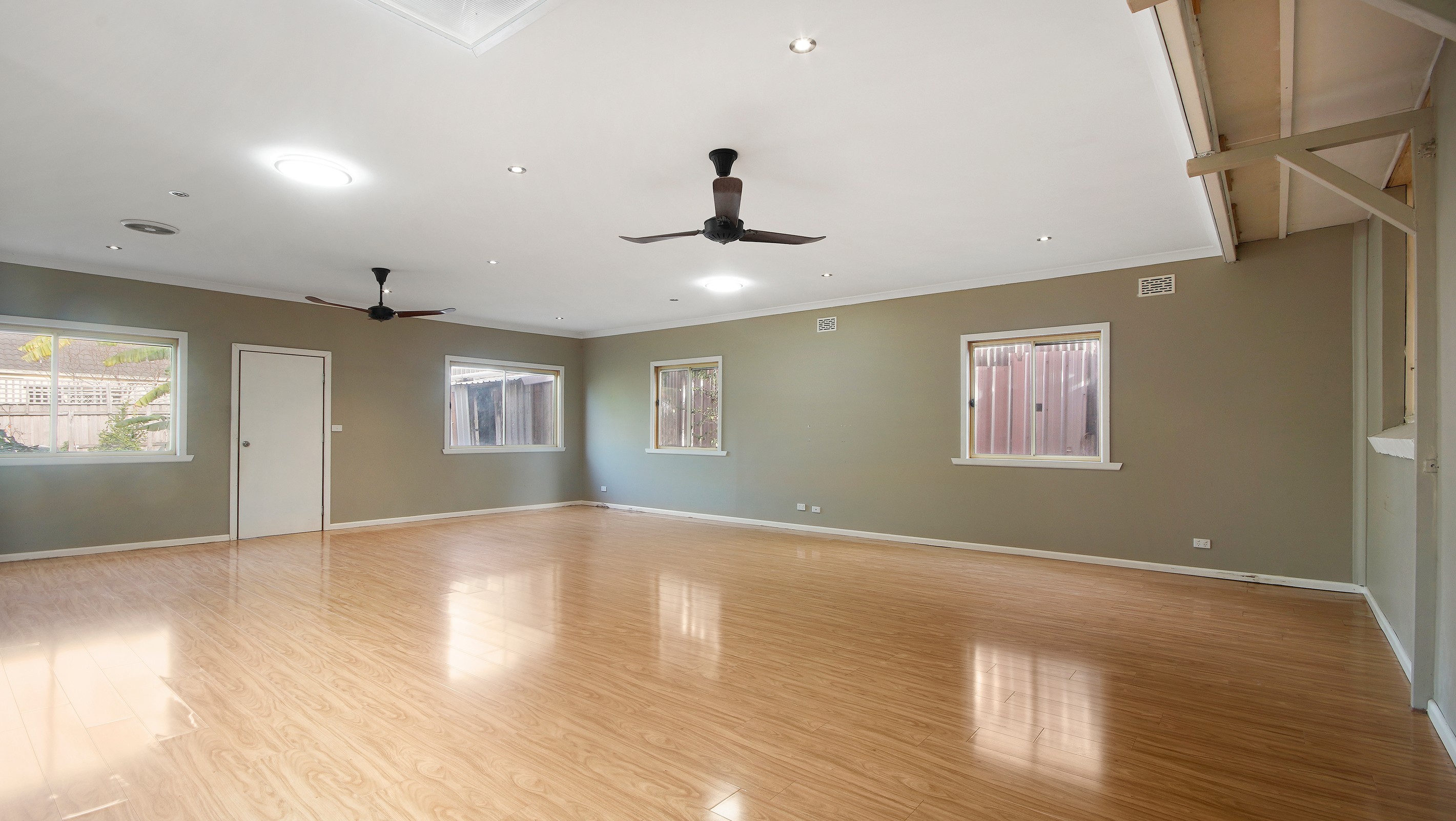 15 Laha Crescent, Preston, VIC 3072