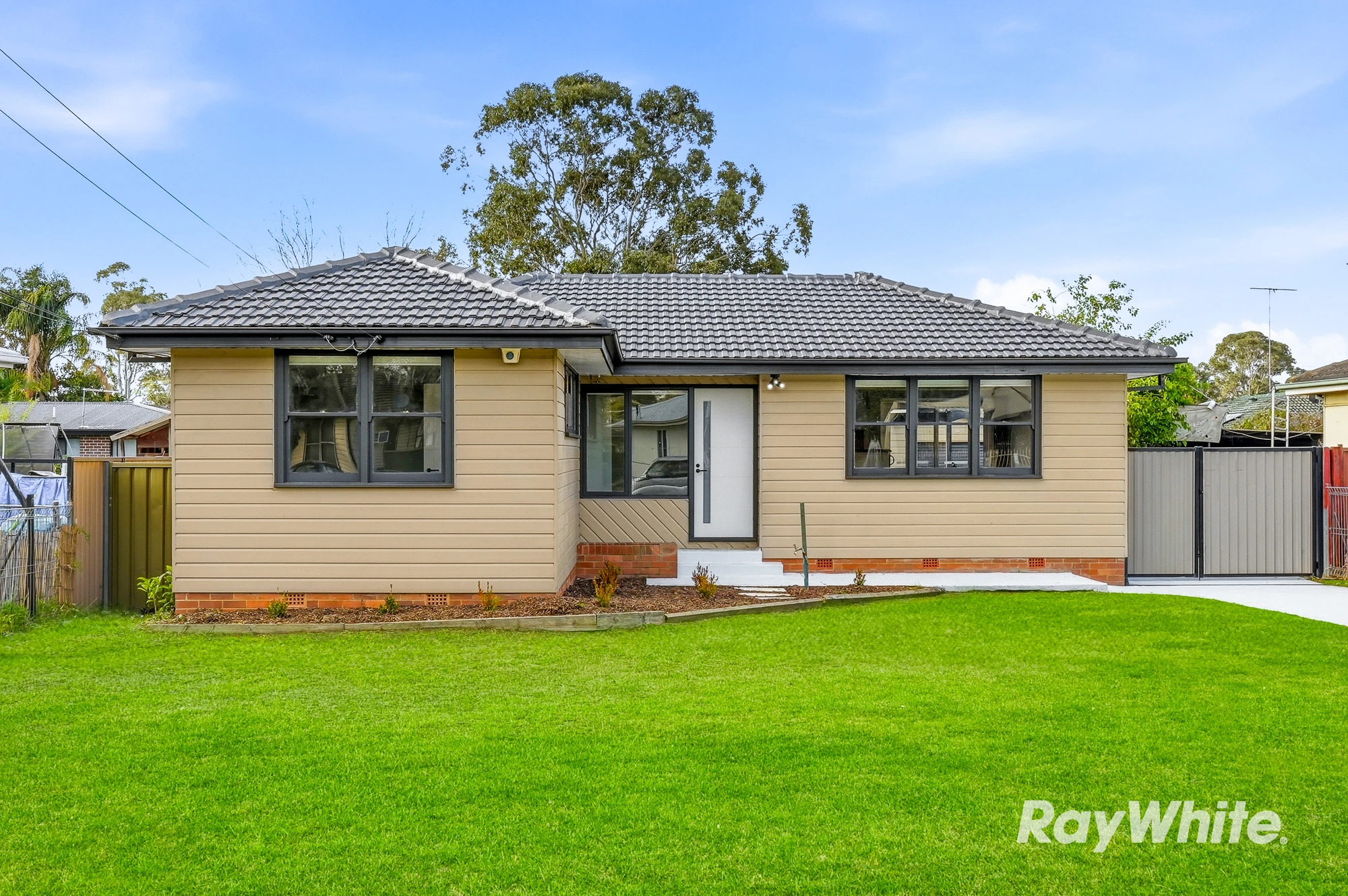 7 Samoa Place, Lethbridge Park, NSW 2770