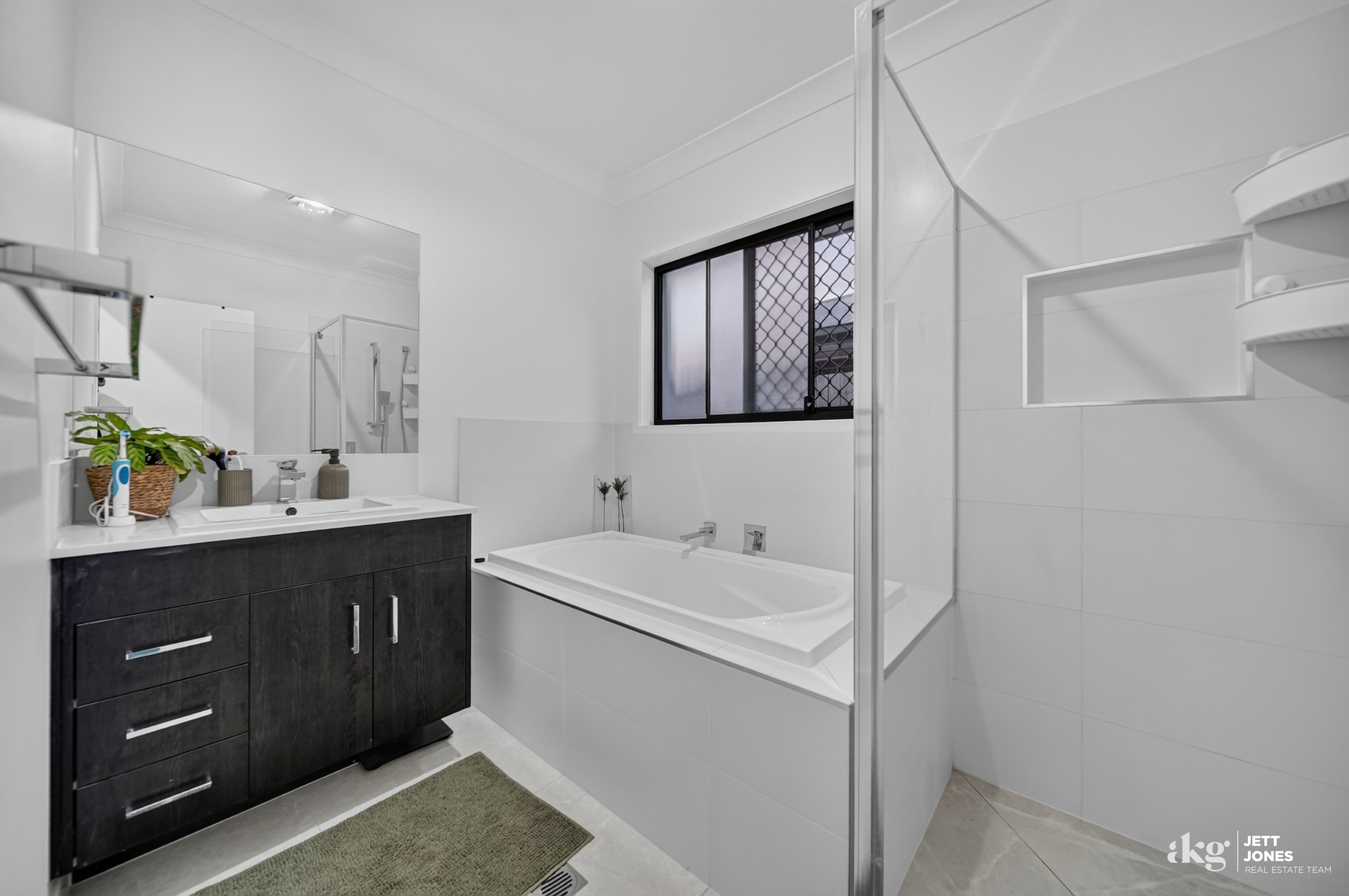4 Gulliver Crescent — photo 11 of 21