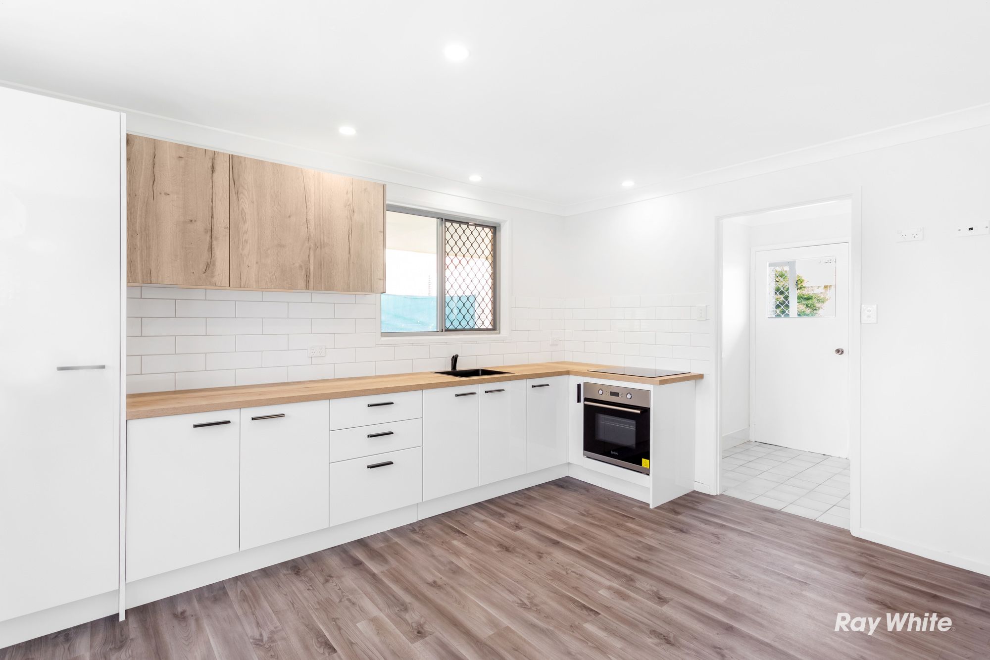 1033 Scenic Highway, Kinka Beach, QLD 4703