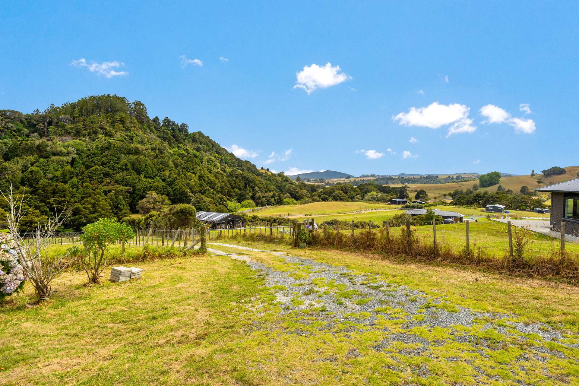 648 West Coast Road photo 22
