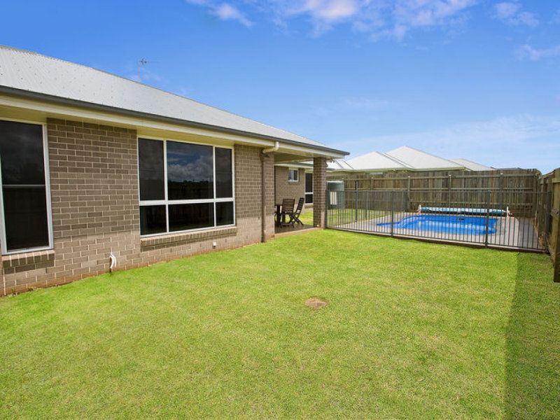 11 Neiwand Street, Kearneys Spring, QLD 4350