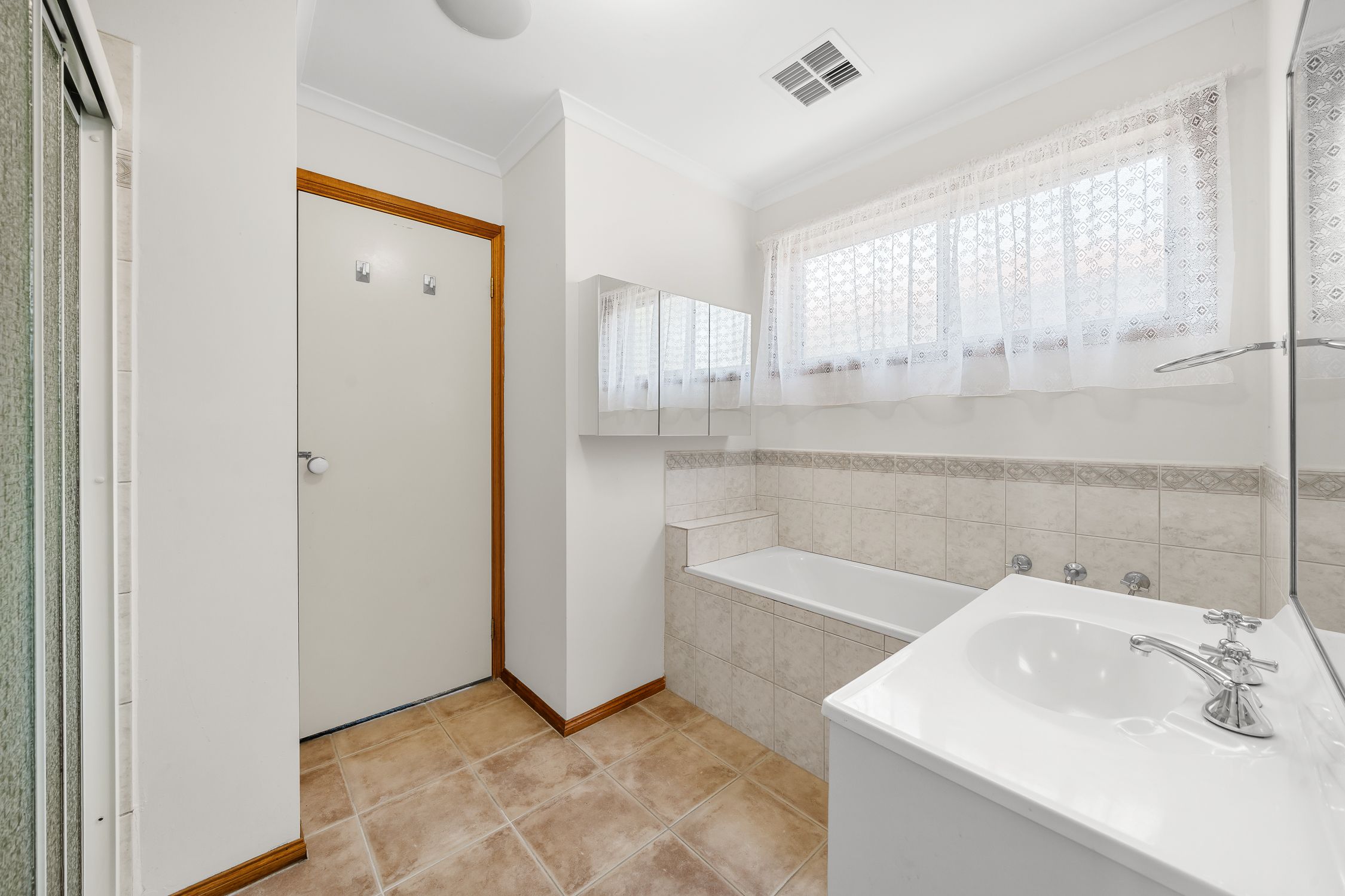7 Lauren Square — photo 8 of 10