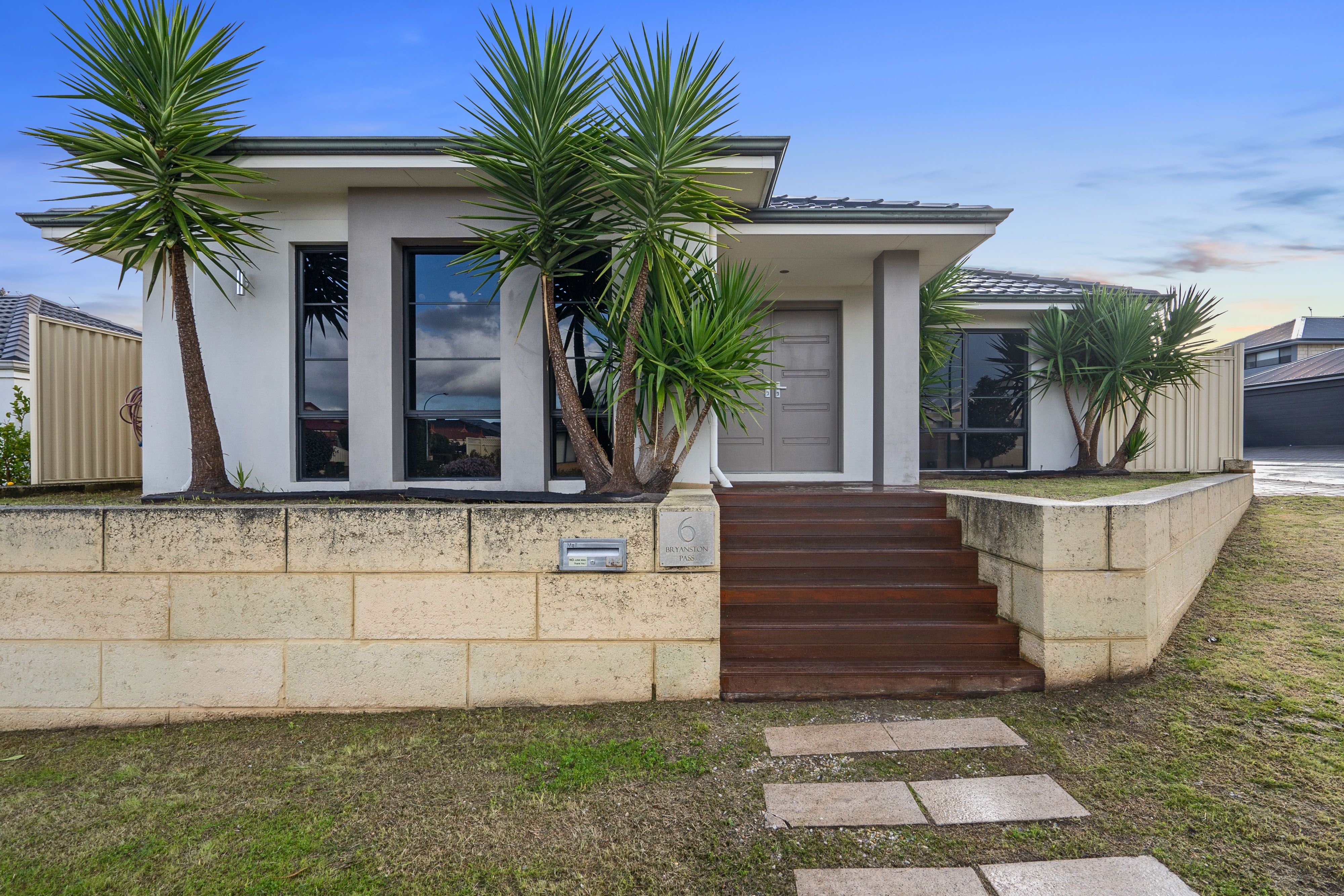 6 Bryanston Pass, Madeley WA 6065