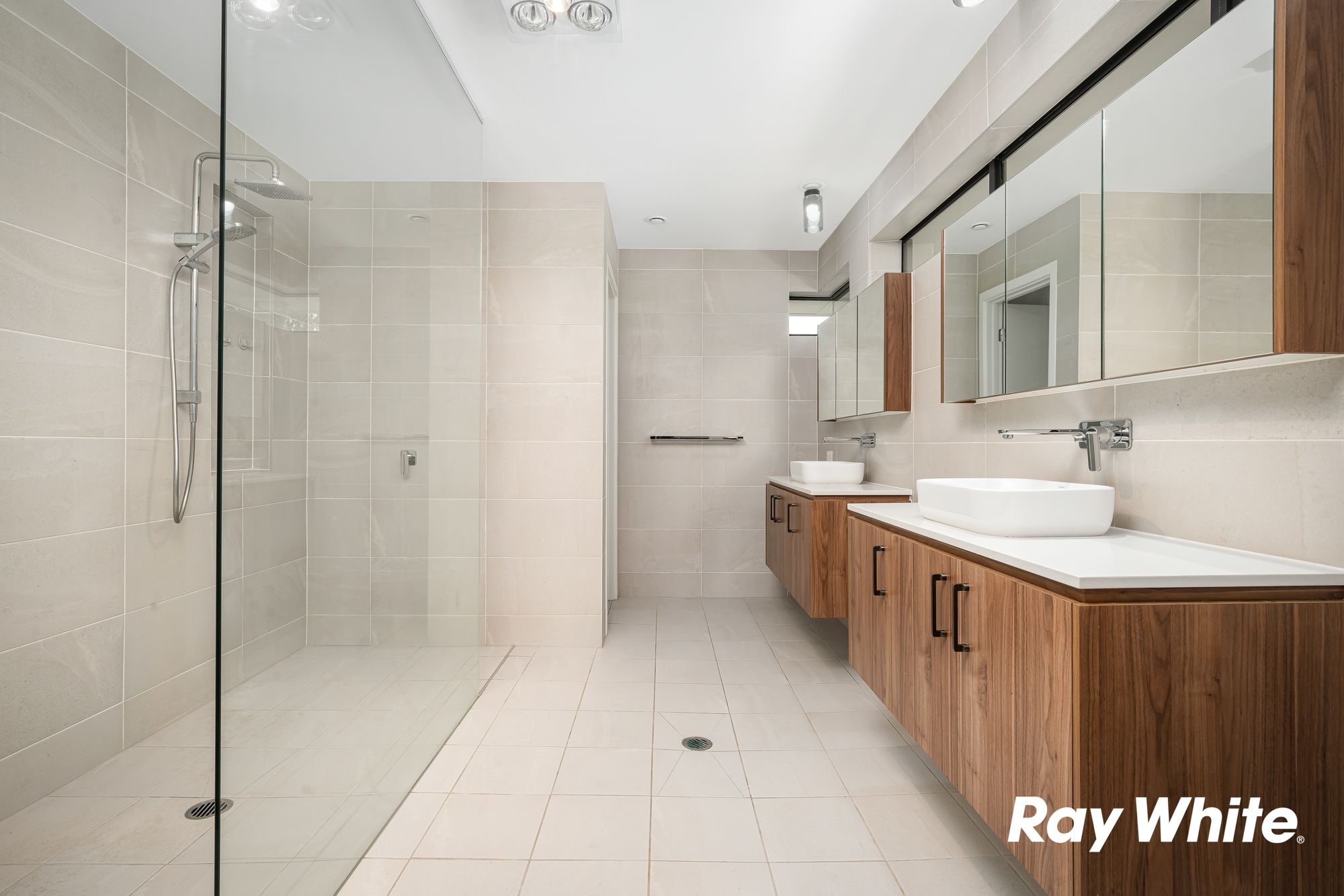 250 Commercial Road — photo 9 of 11