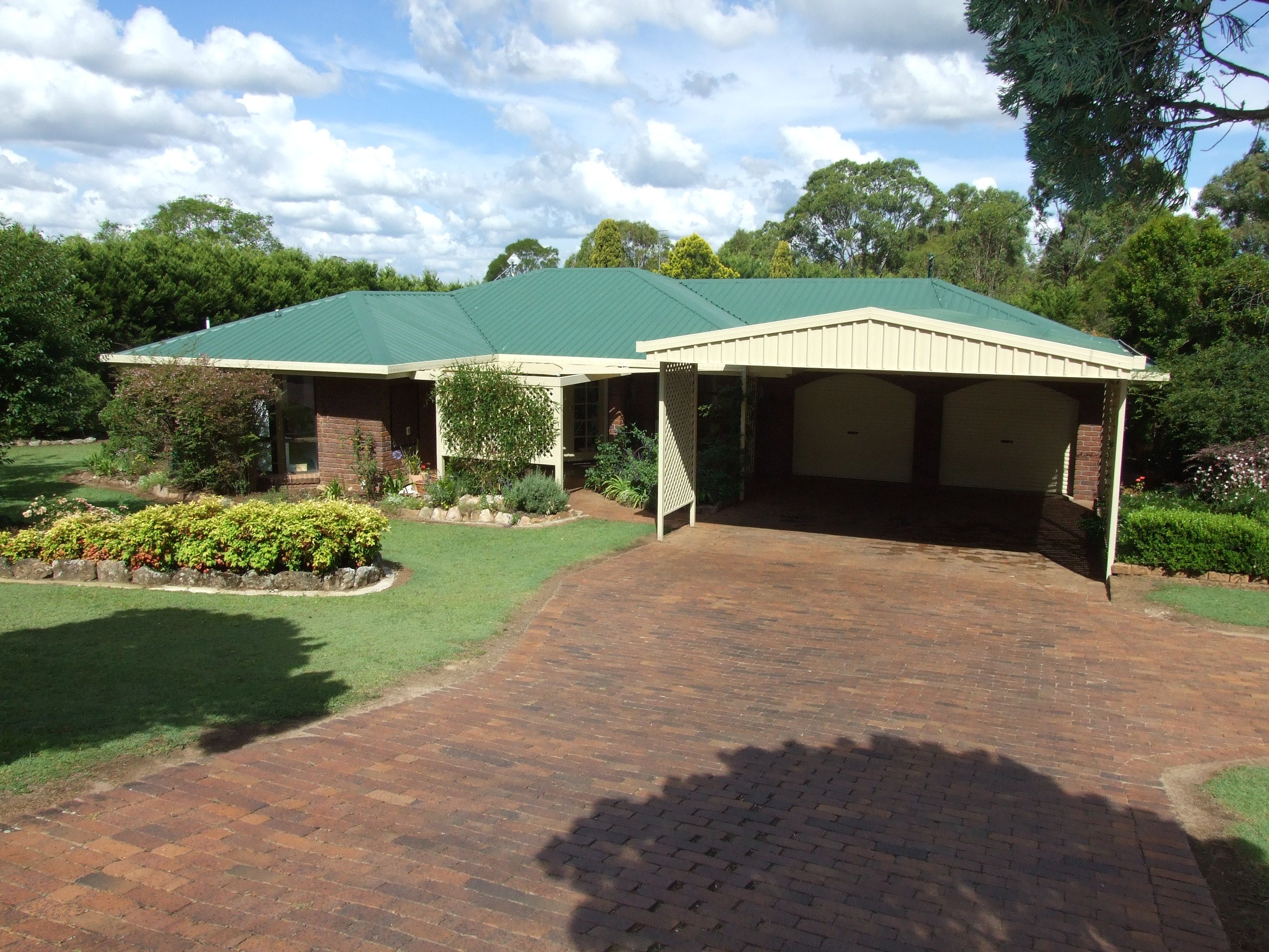 15 Railway Terrace, Crows Nest QLD 4355