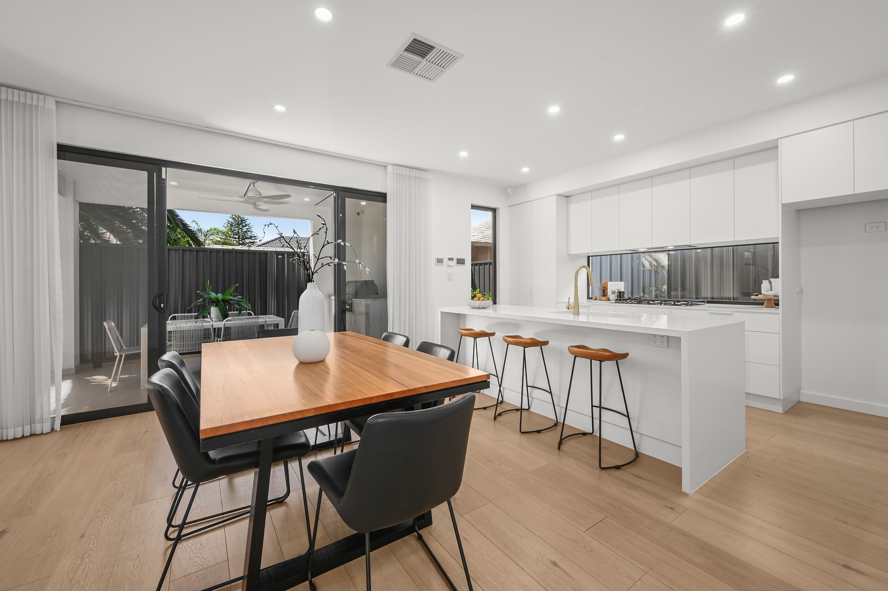 39 Galway Terrace — photo 9 of 25
