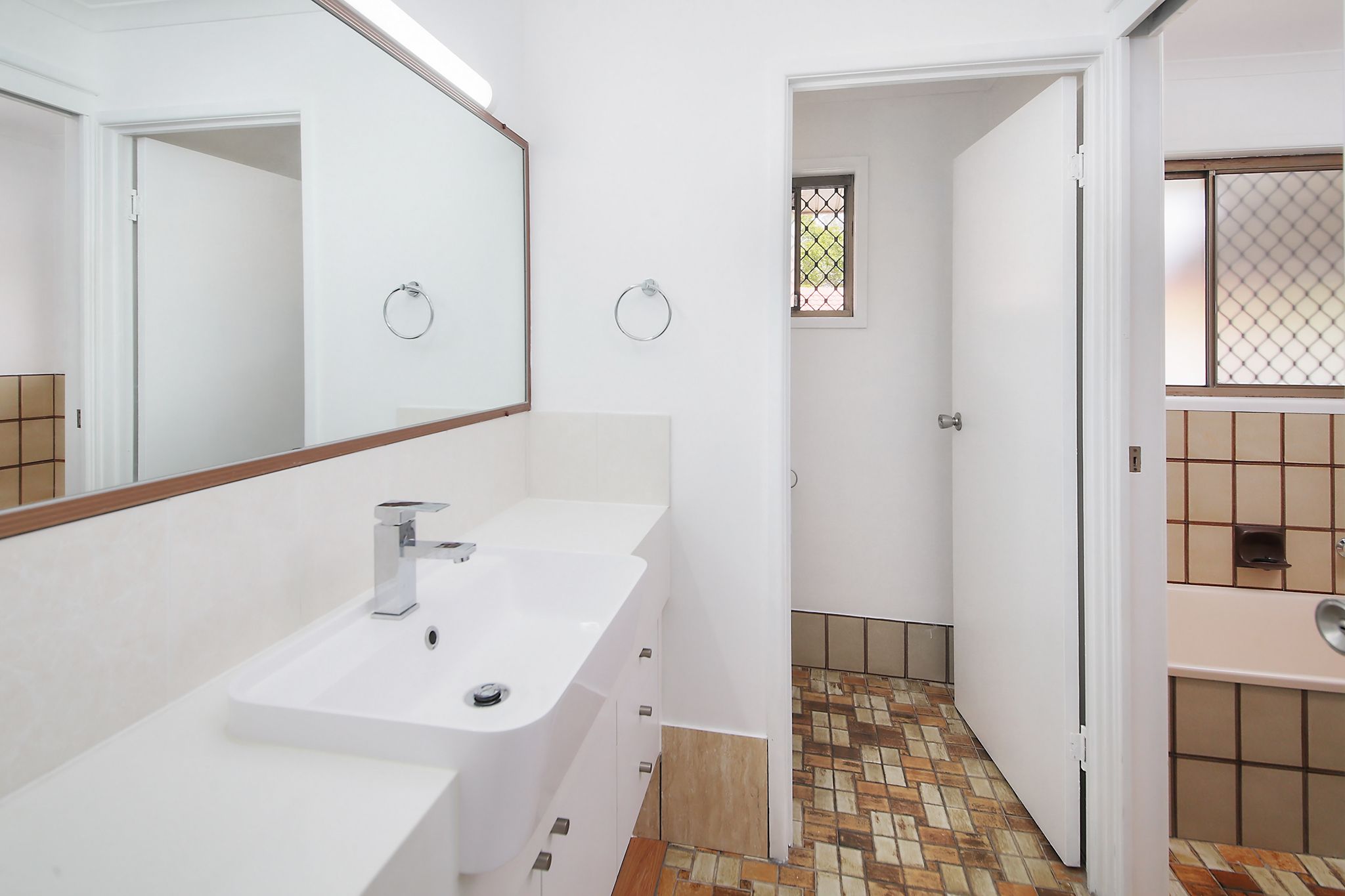4 Wendy Place — photo 8 of 13