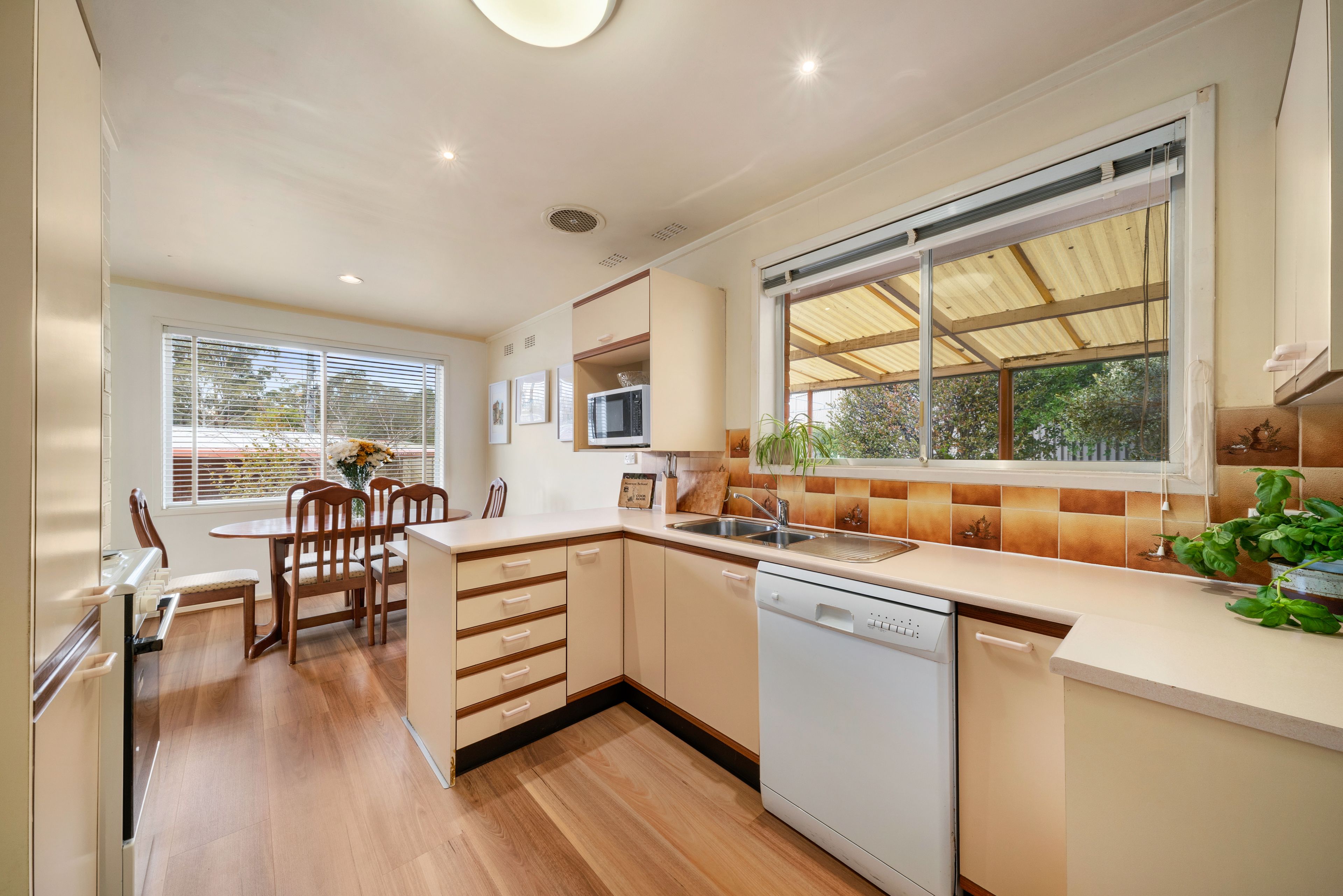 3 Bernacchi Street — photo 8 of 30