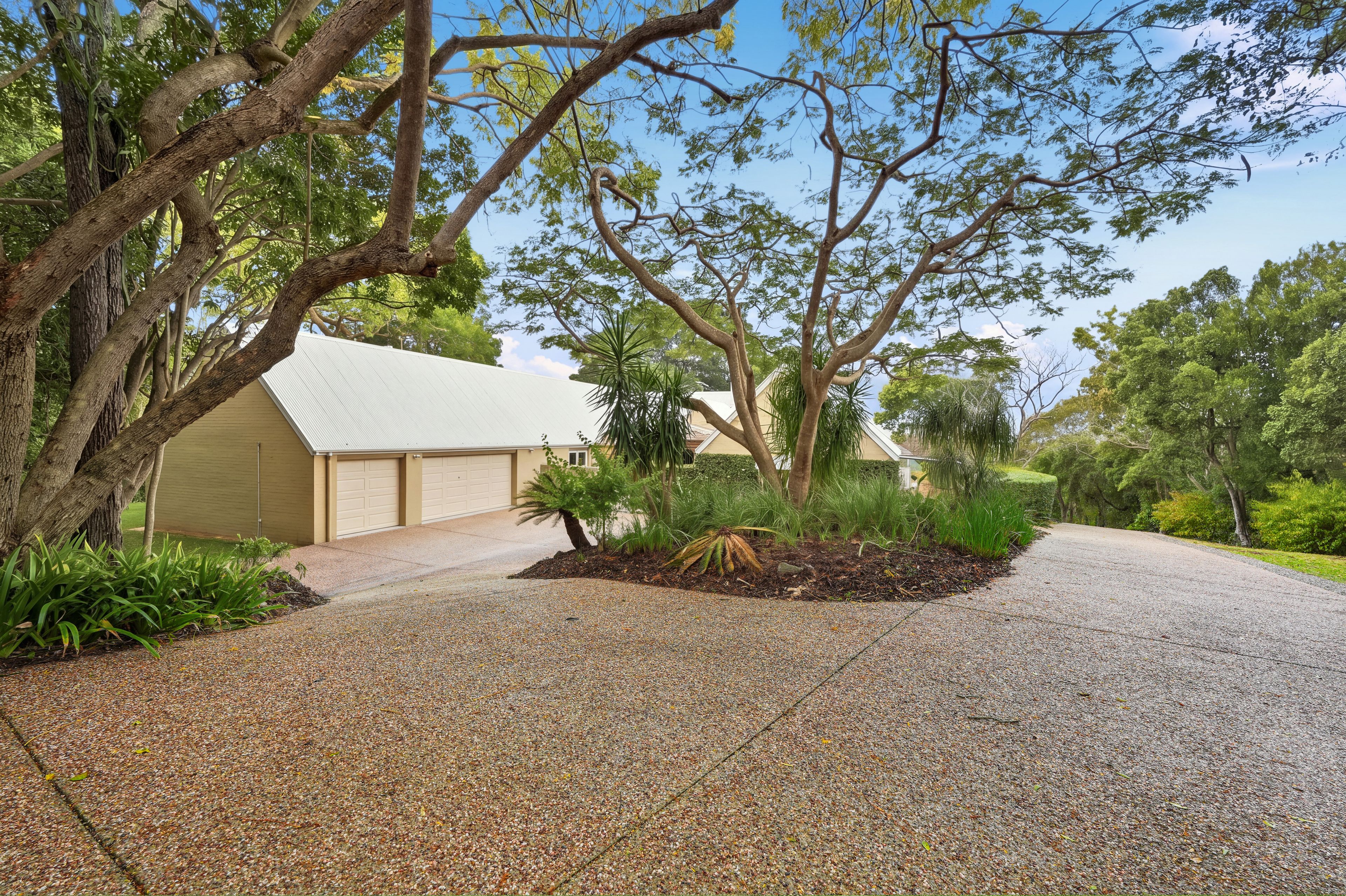 261 Moons Lane Street — photo 3 of 24