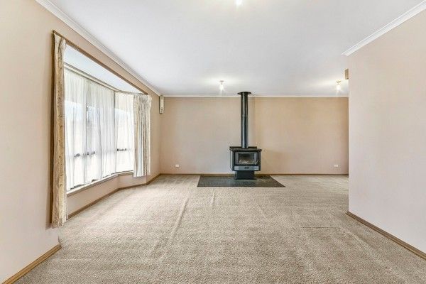 61 Lakeview Avenue, Rowville, VIC 3178