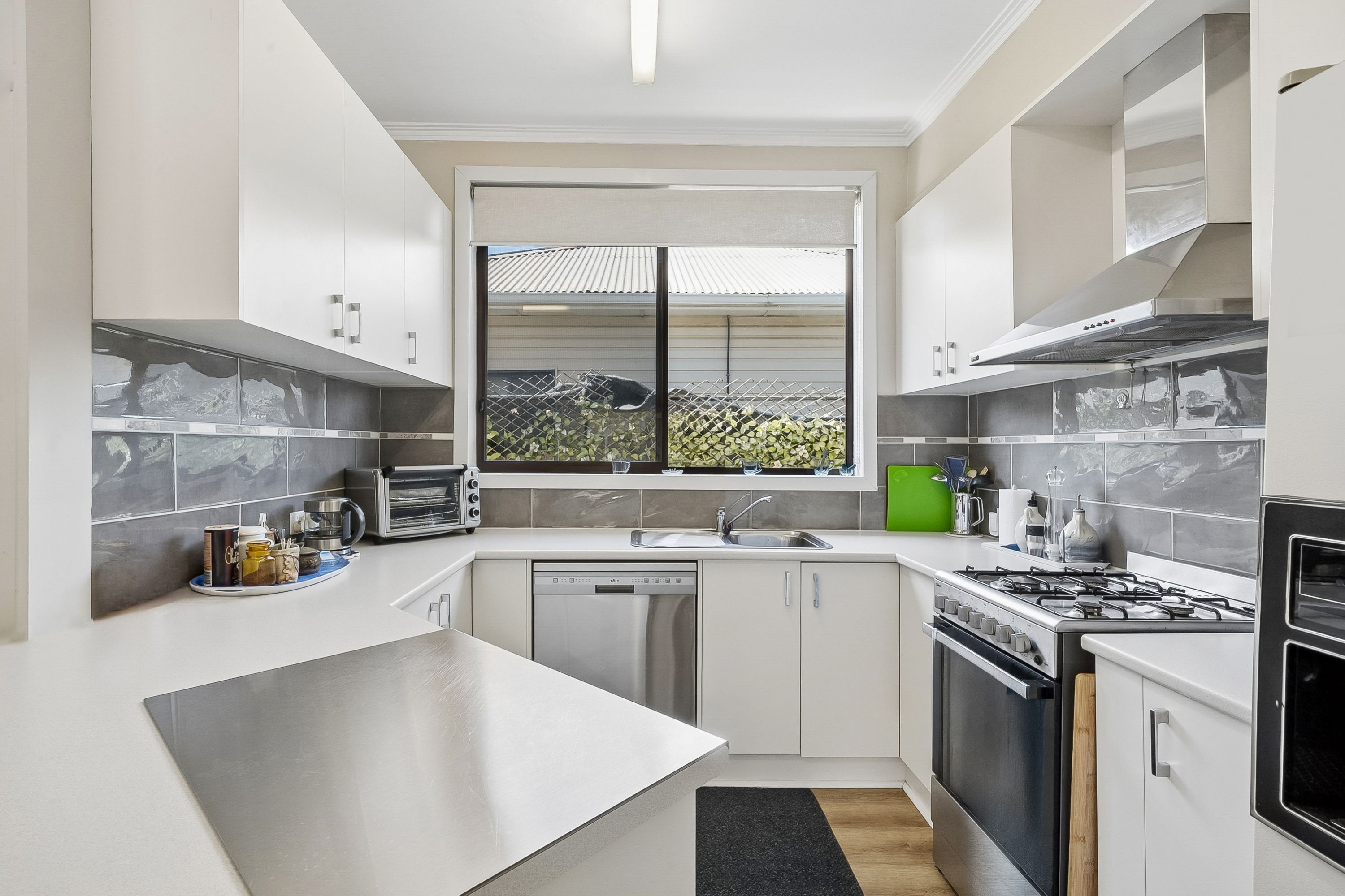 47 Birdwood Avenue — photo 3 of 12